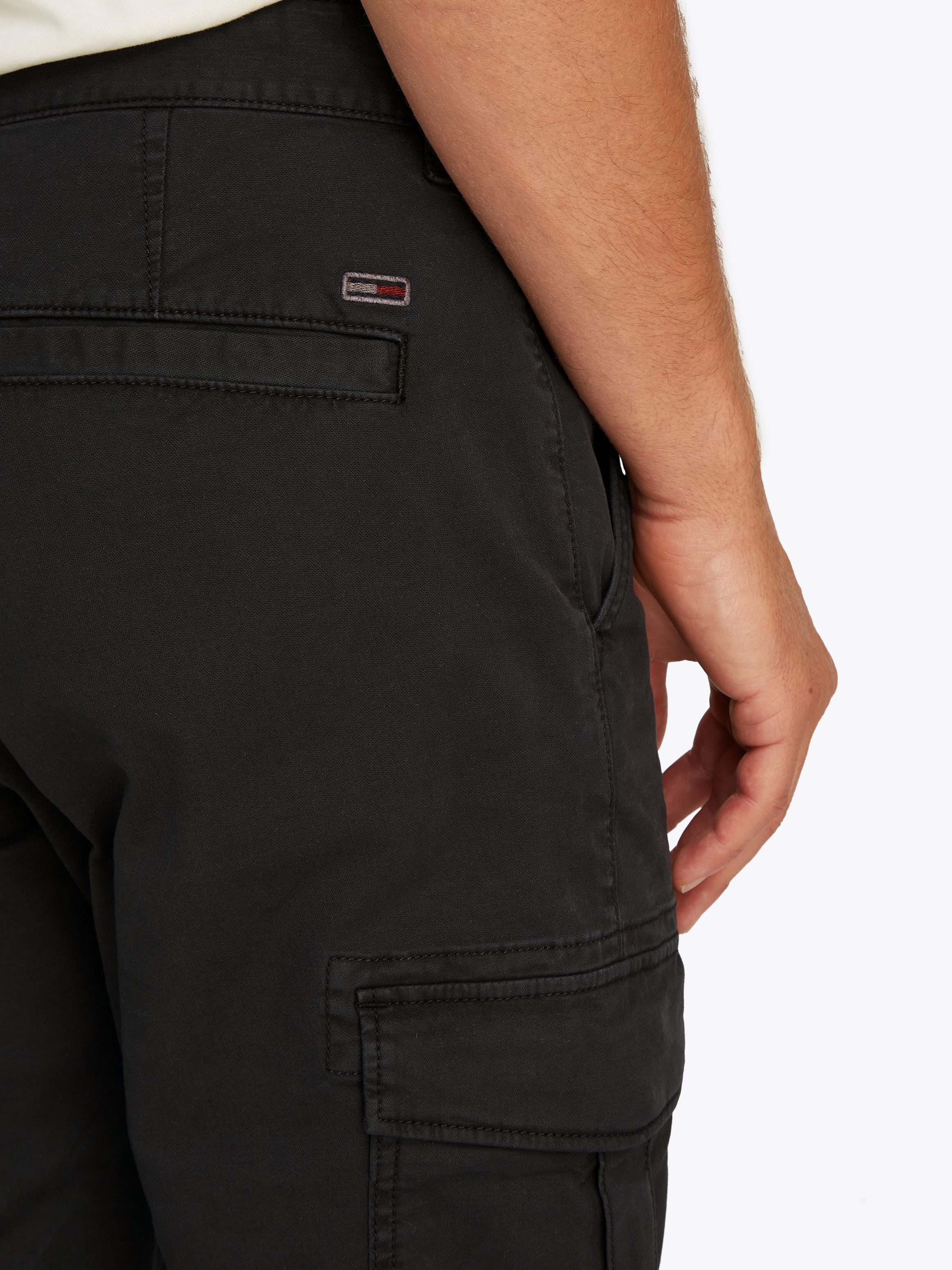 TOMMY JEANS Cargobroek TJM AUSTIN CARGO met geborduurd logo