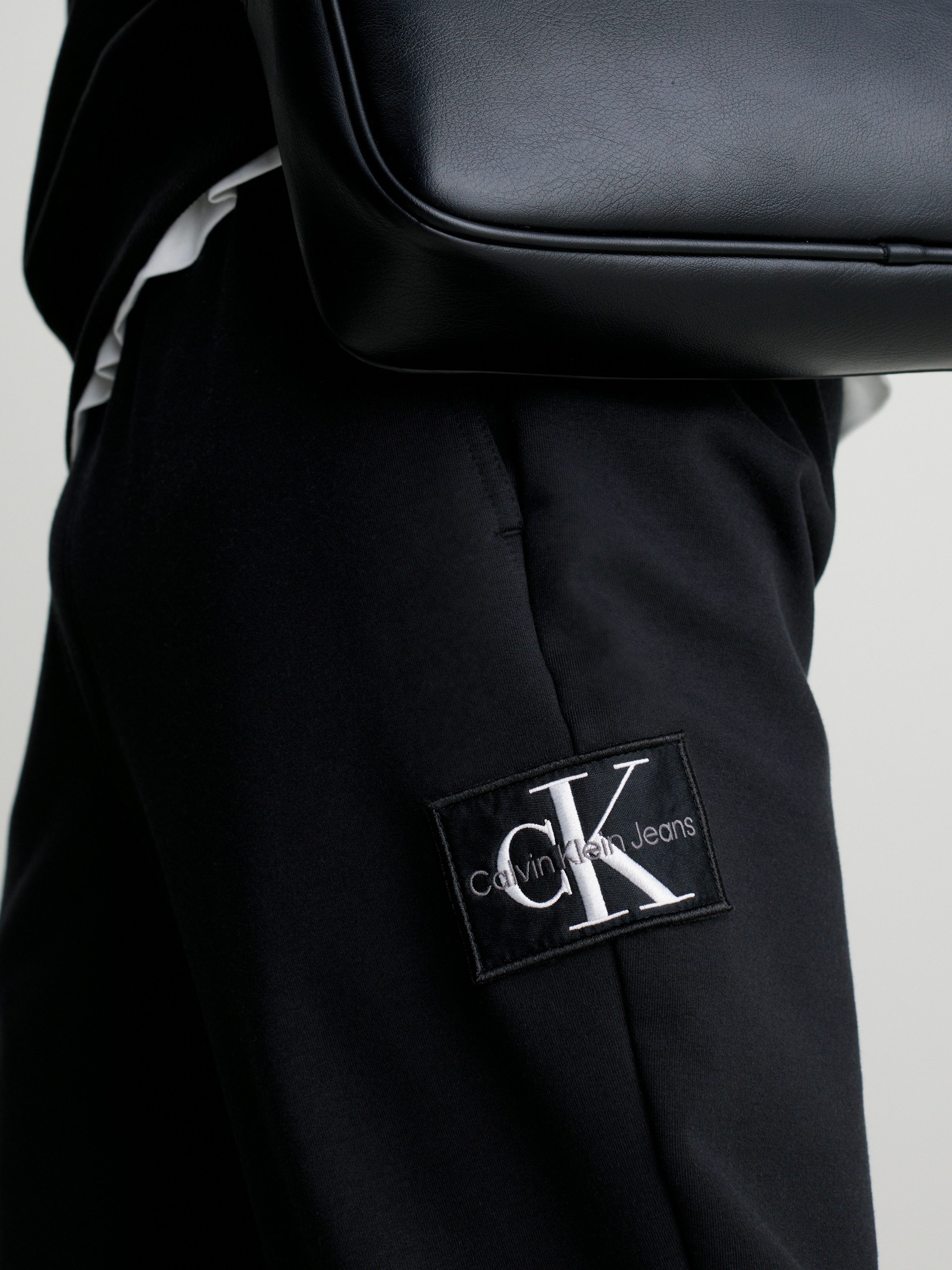 Calvin Klein Sweatbroek SKINNY TECHNICAL BADGE PANT