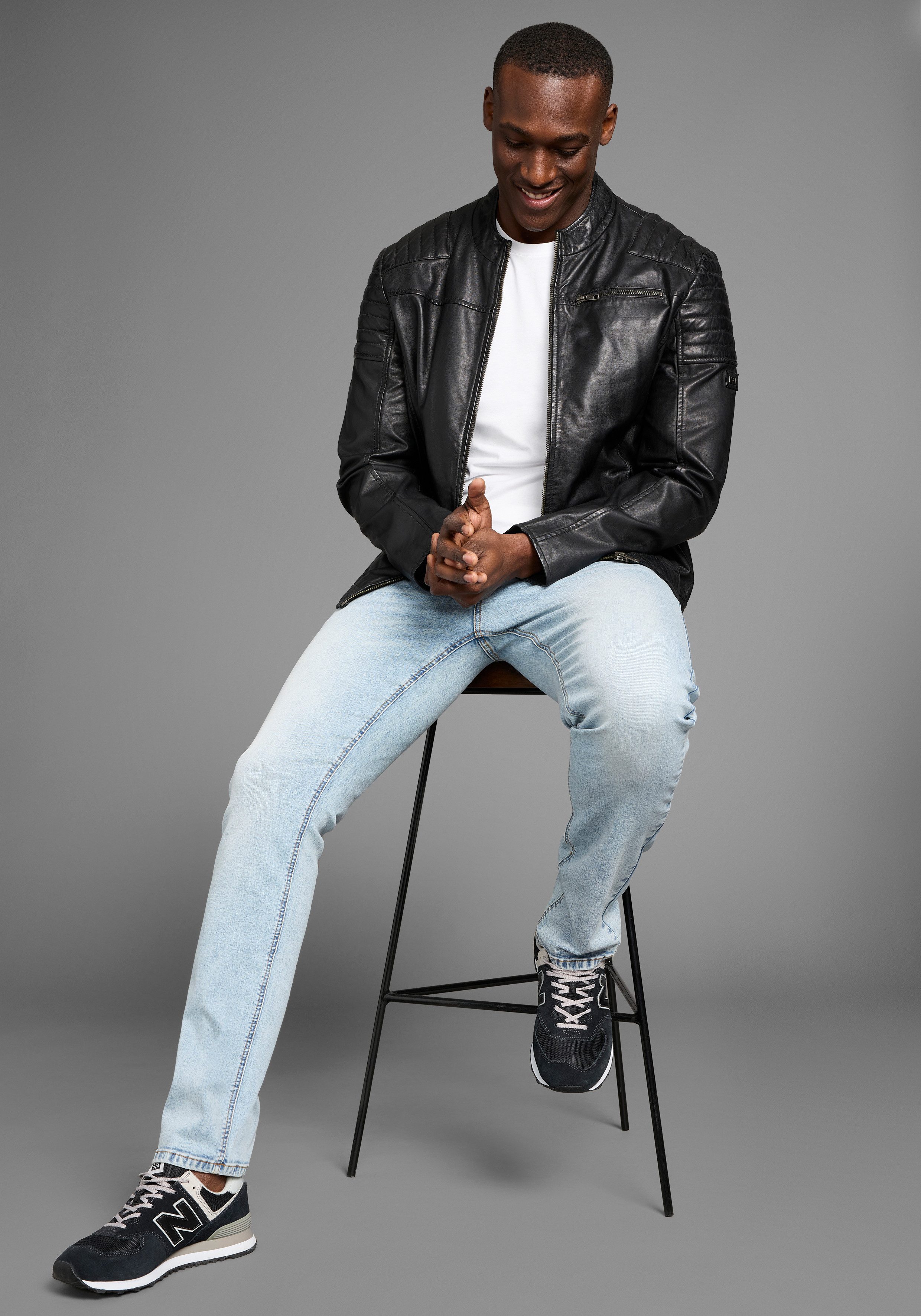 Bruno Banani Straight jeans Hutch rechte broekspijpen, gedeeltelijk met modieuze destroyed-effecten,