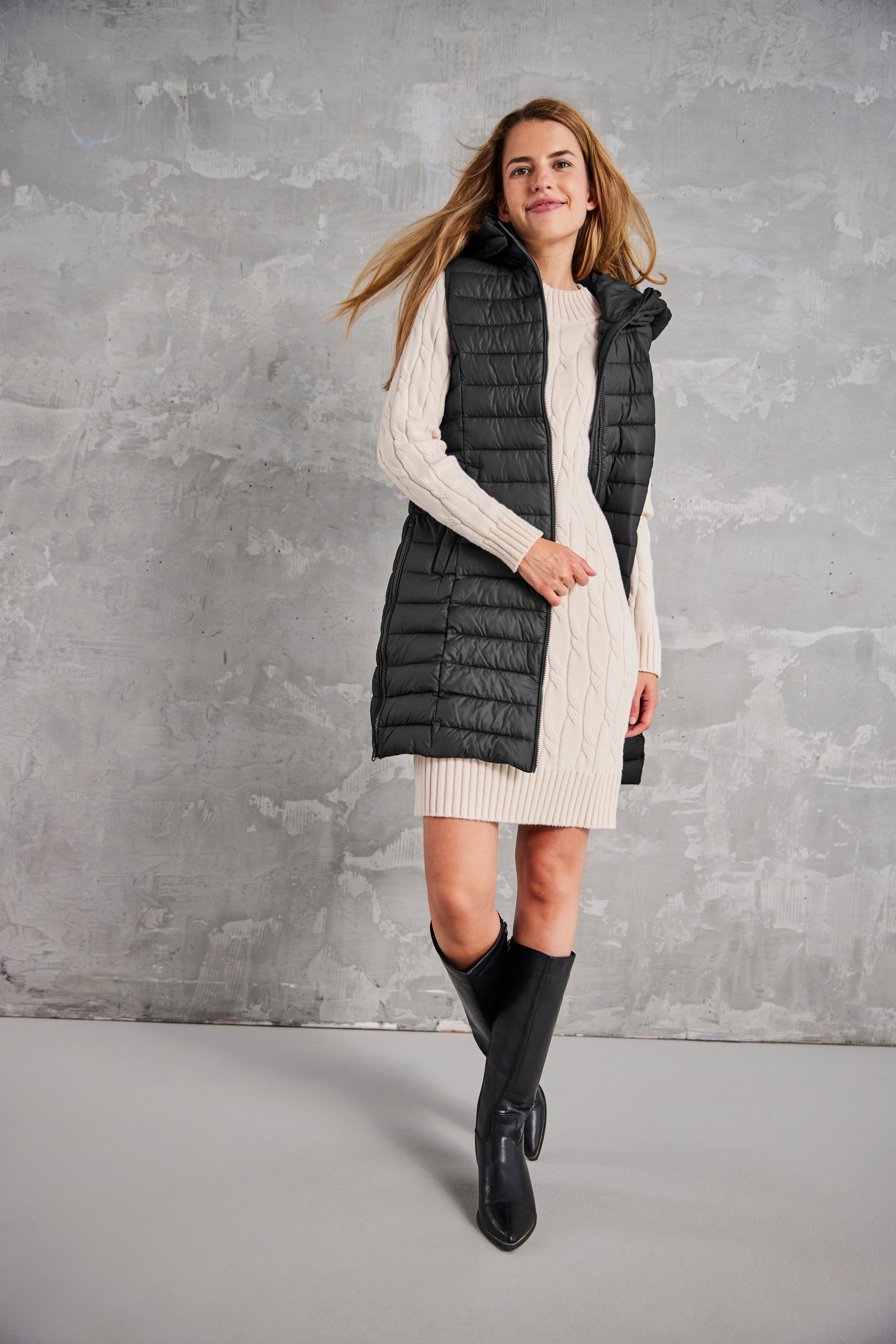 Aniston CASUAL Bodywarmer met verstelbare capuchon