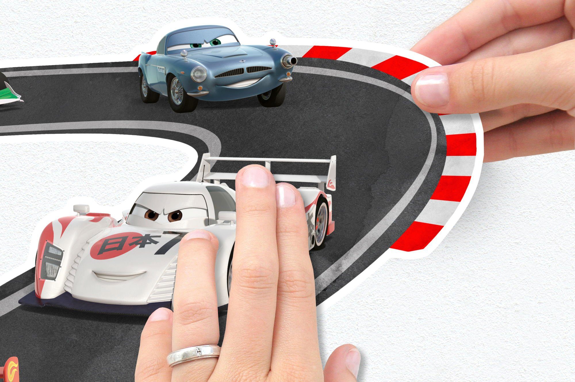 Komar Wandfolie Cars Track - afm. 50 x 70 cm zelfklevend, wandstickers, kinderkamer (9-delig)