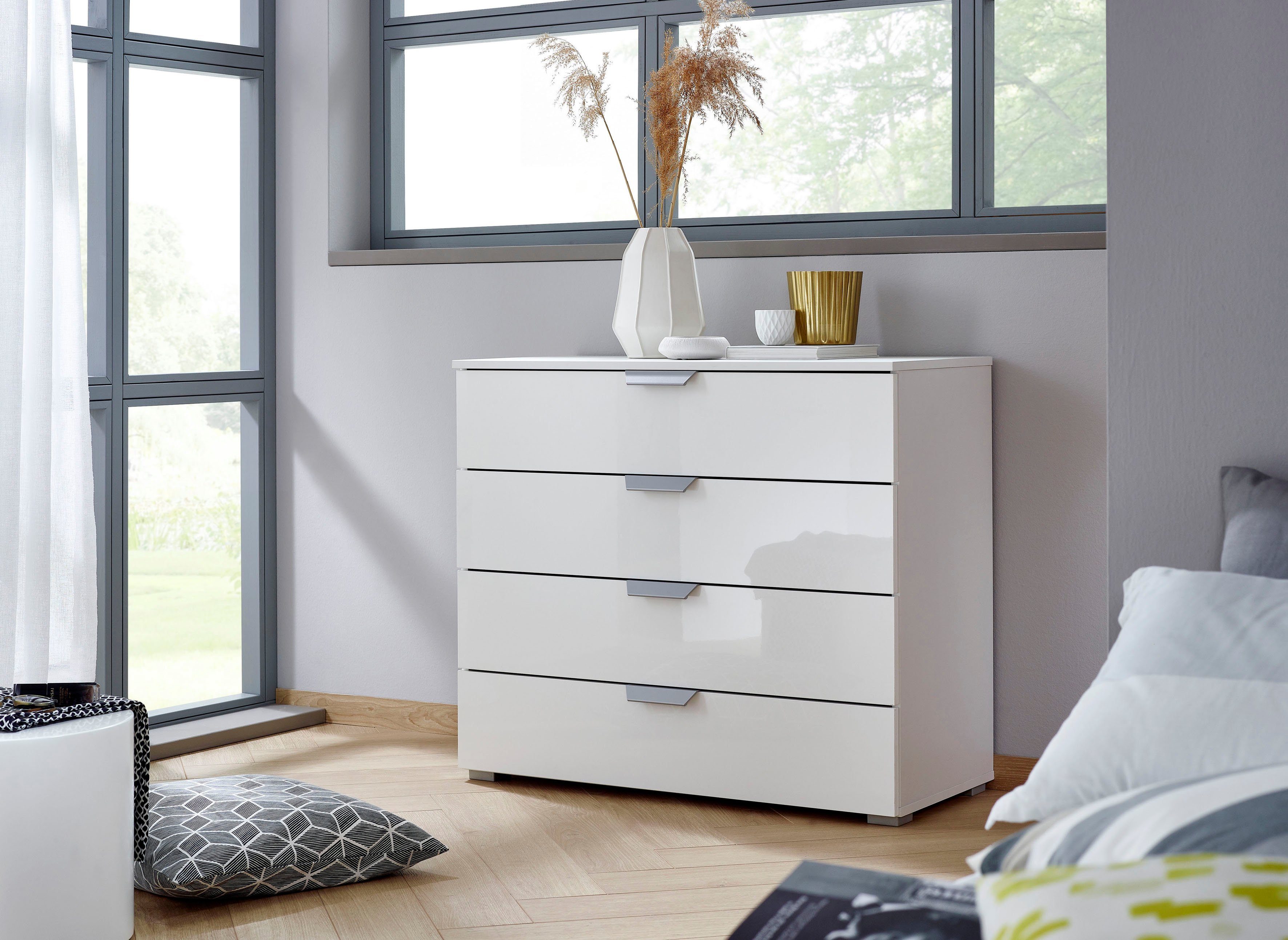 rauch Ladekast Sideboard ORIAS met decor- of hoogglansfront met 4 lades en 2 deuren en metalen grepen made in germany