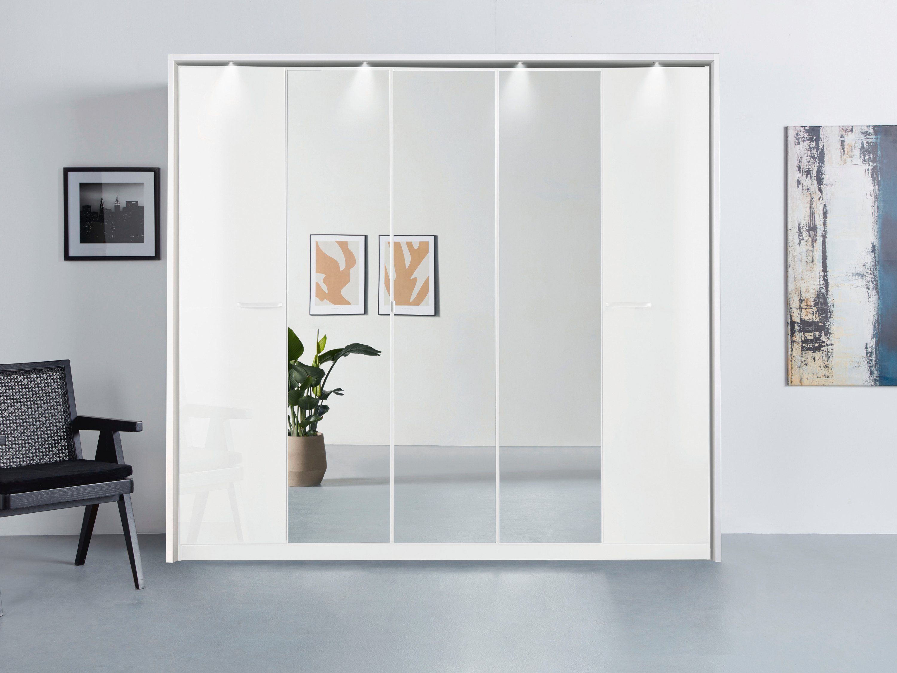rauch Draaideurkast Oteli met spiegel in het midden en passe-partout, optioneel met verlichting