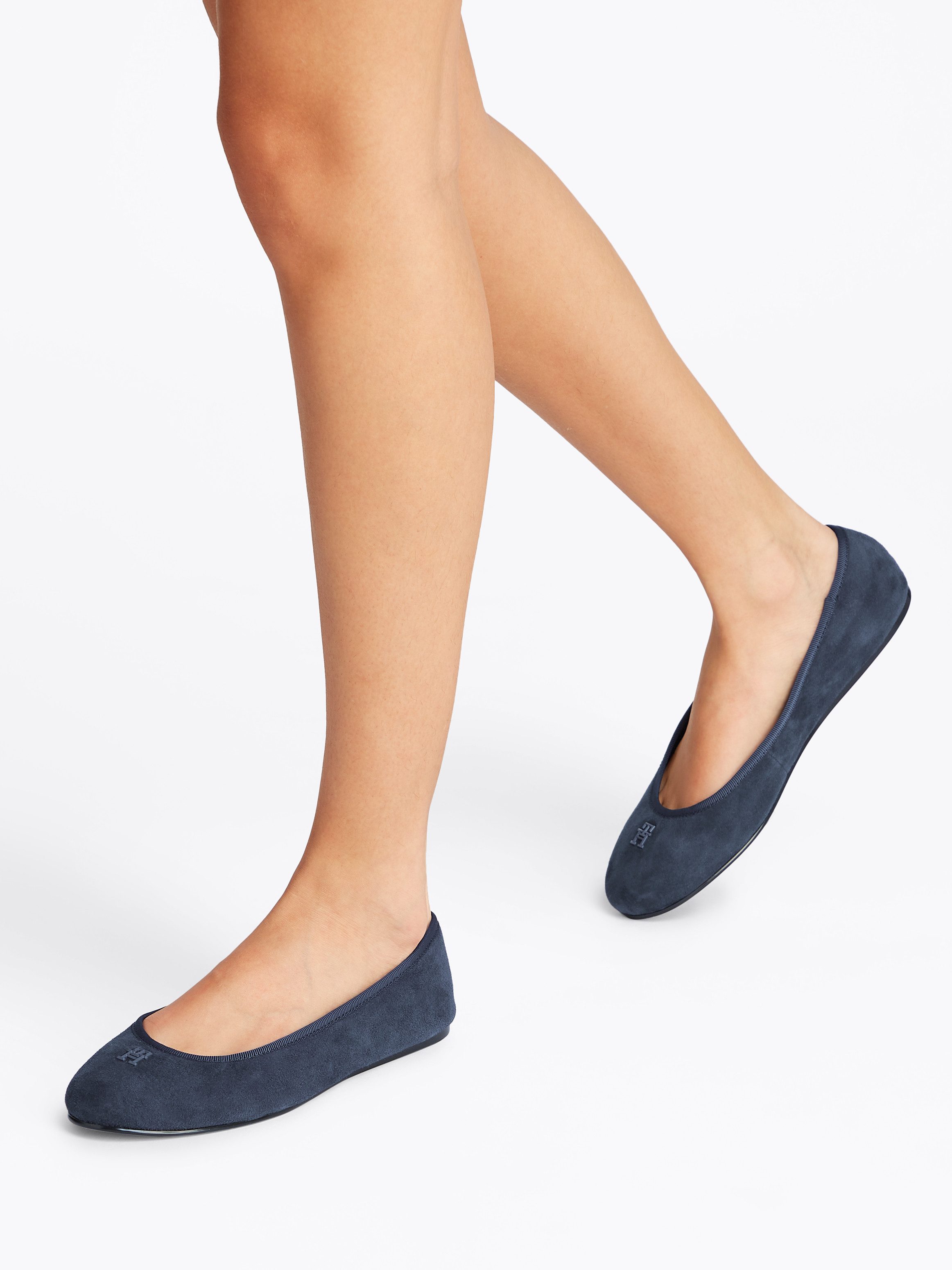 Tommy Hilfiger Ballerina's TH HARDWARE SUEDE BALLERINA , flats, zakelijke schoen, comfortschoen, instapschoen met th-logo