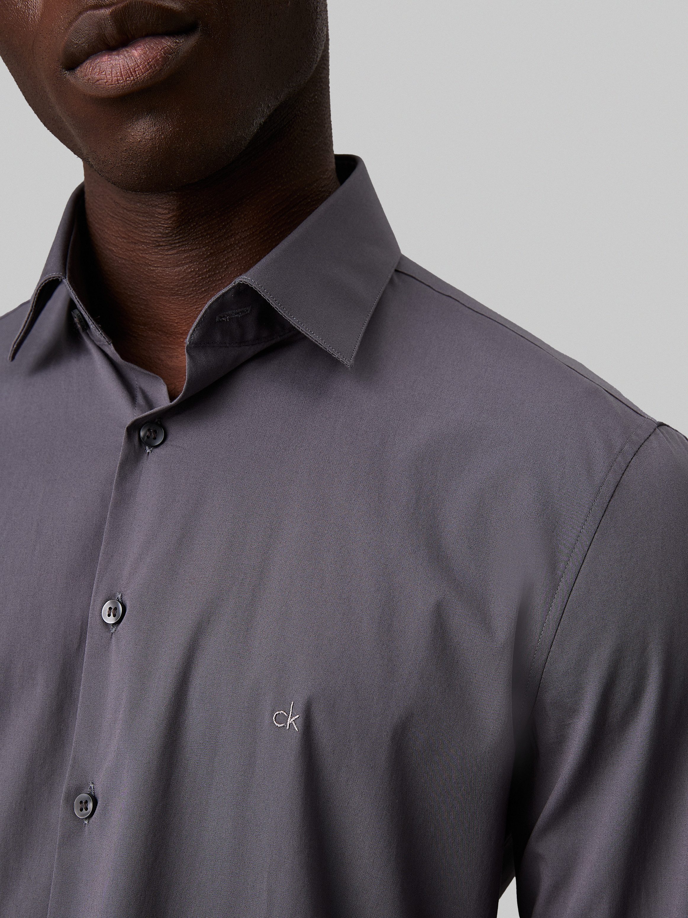 Calvin Klein Businessoverhemd POPLIN STRETCH SLIM SHIRT met kent-kraag logoprint op borsthoogte