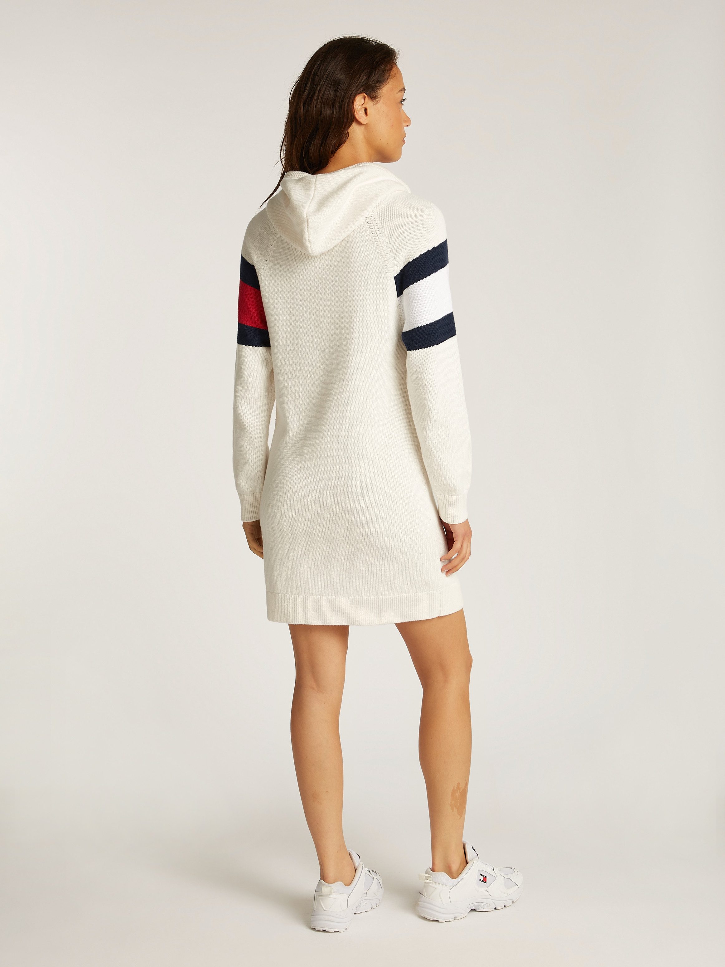 TOMMY JEANS Gebreide jurk TJW FLAG HOOD SWEATER DRESS EXT