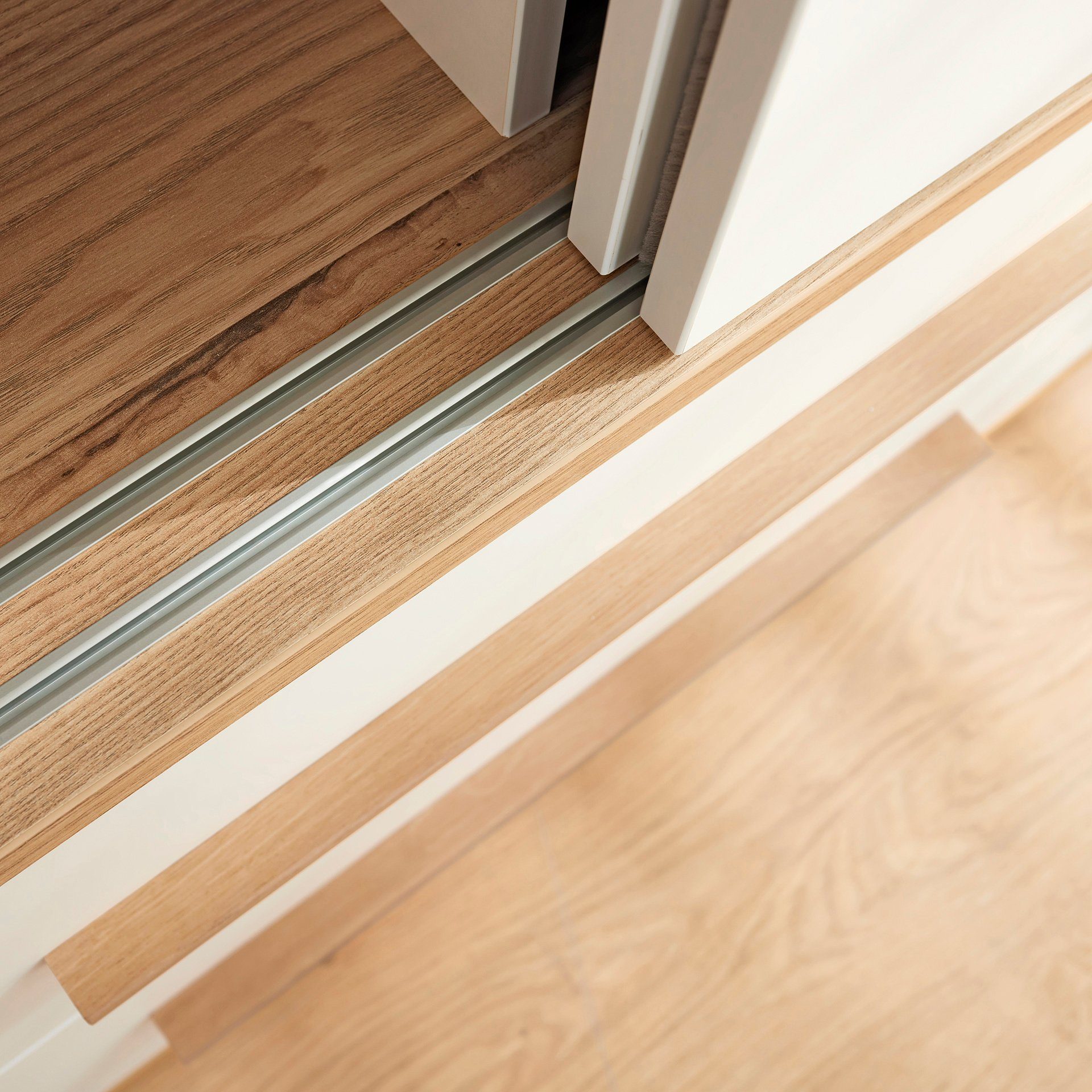 PAIDI Kinderwelten Kledingkast YOLANDA 2T2S smal Schuifdeuren met hoogwaardige aluminium rails, 2 lades