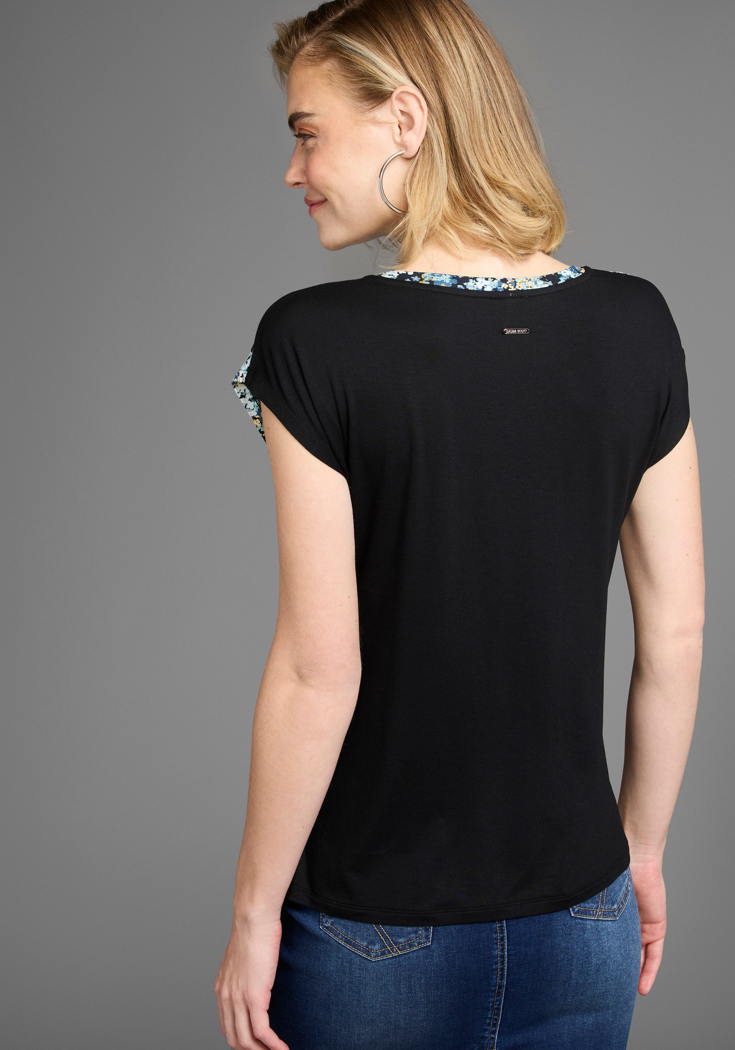 Laura Scott T-shirt met filigraan bloemenprint