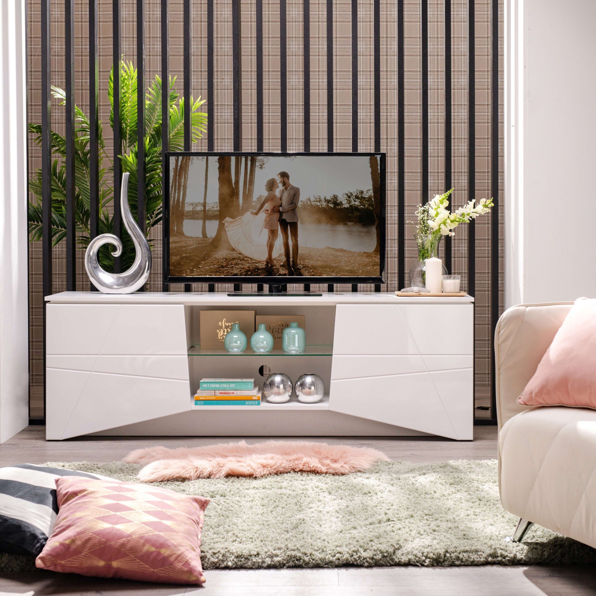 INOSIGN Tv-meubel Cadiz TV-Board TV-kast met hoogglans fronten en frezingen, glazen plank