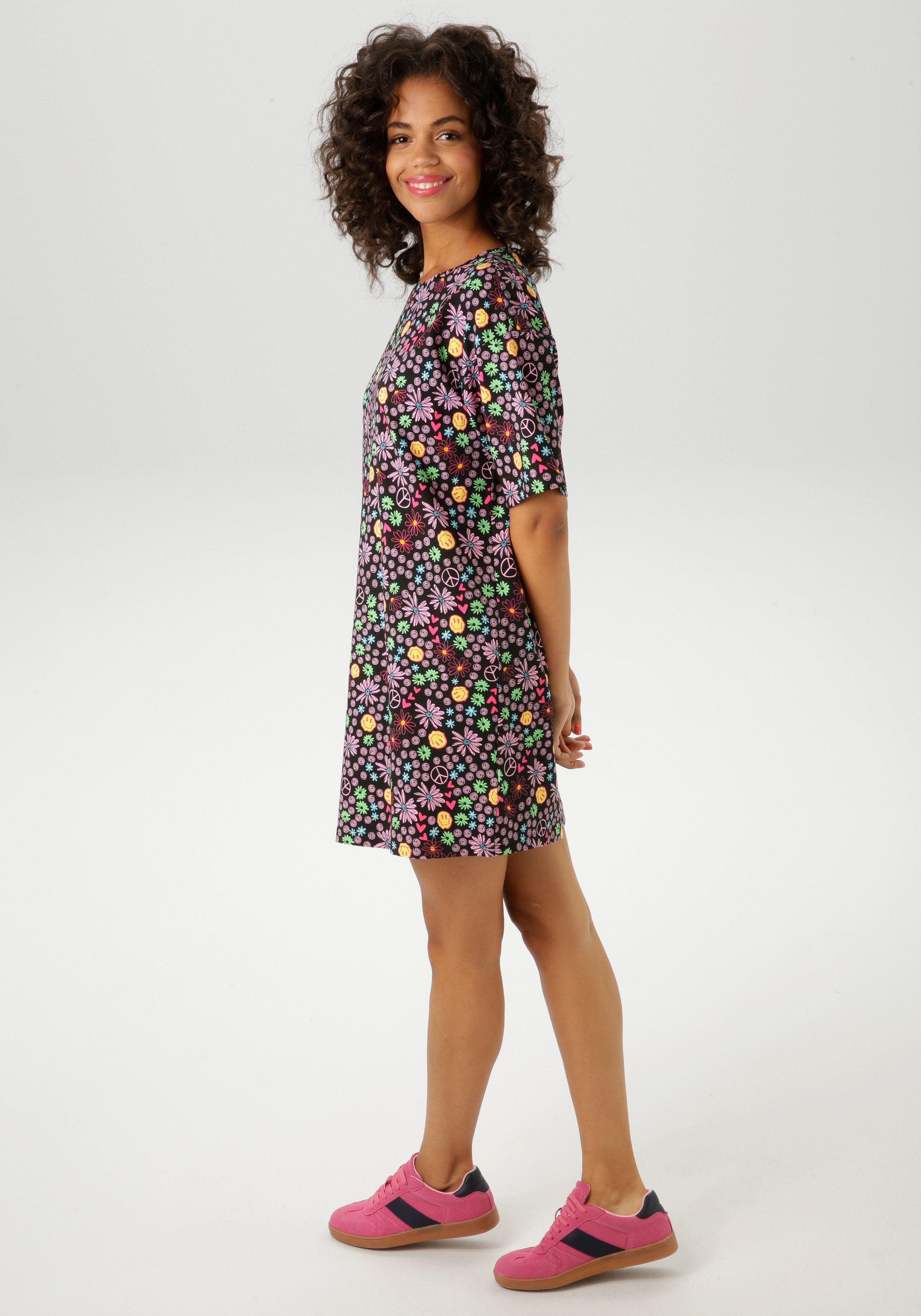 Aniston CASUAL Zomerjurk met kleurrijke, extravagante print - nieuwe collectie
