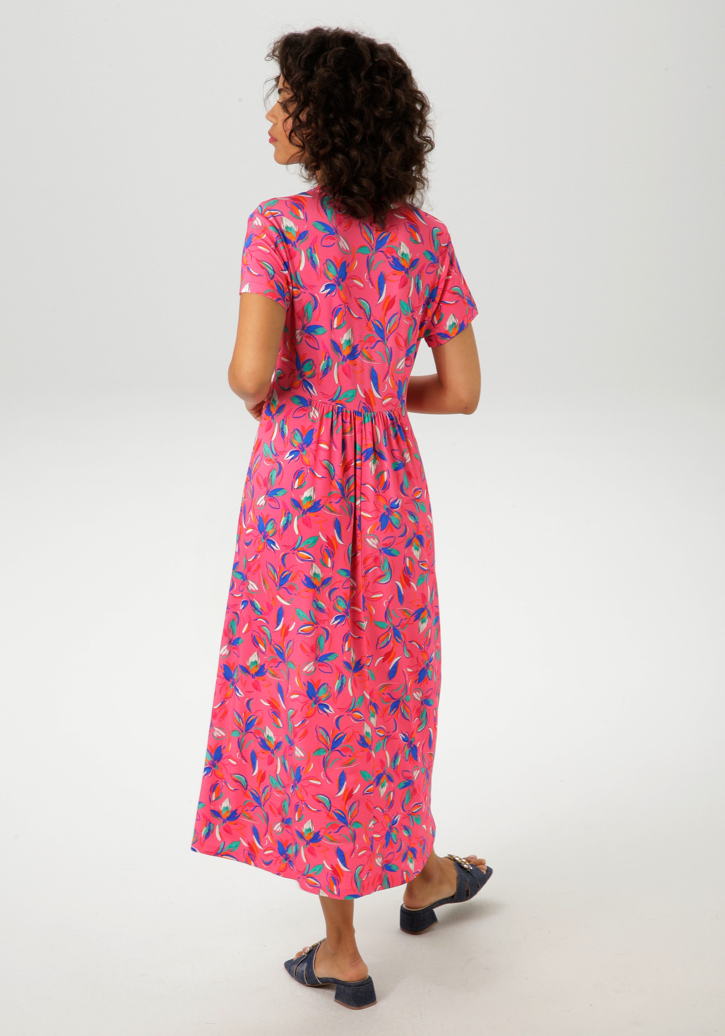 Aniston CASUAL Zomerjurk met kunstzinnige bloemen en bladeren bedrukt nieuwe collectie