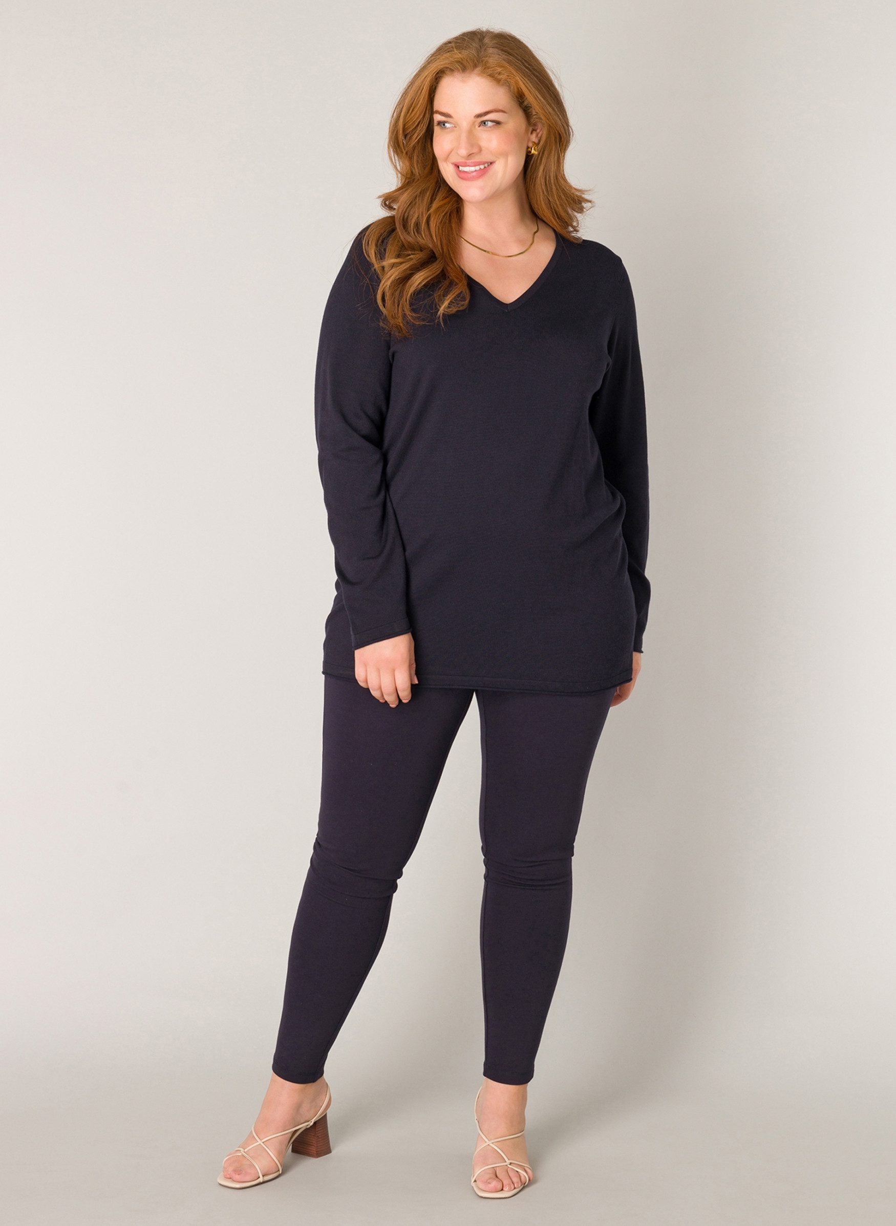 Base Level Curvy Trui met V-hals met v-hals