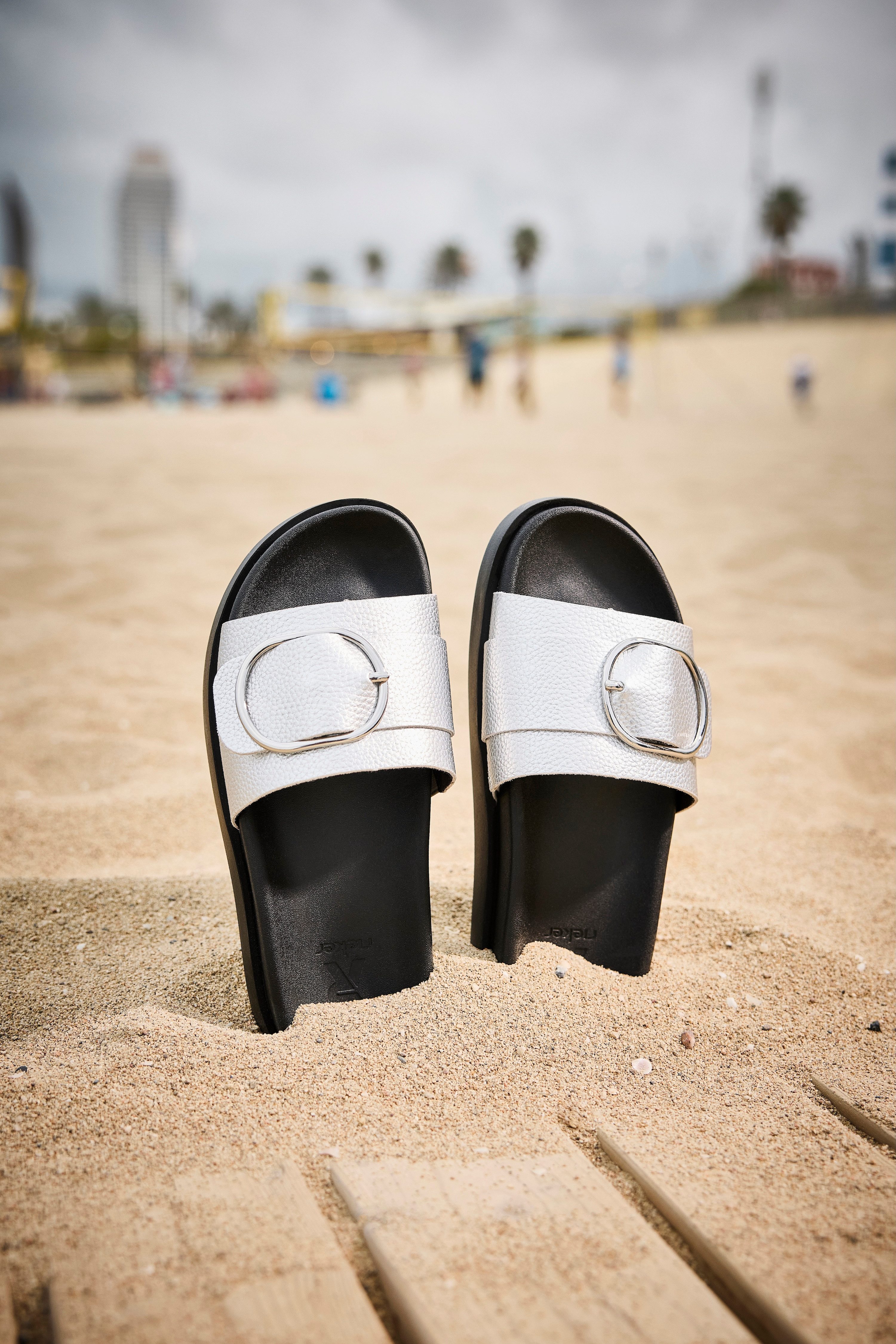 RIEKER Sport Slippers Zomerschoen, strandschoen, vakantieschoen, huisschoen met decoratieve sluiting