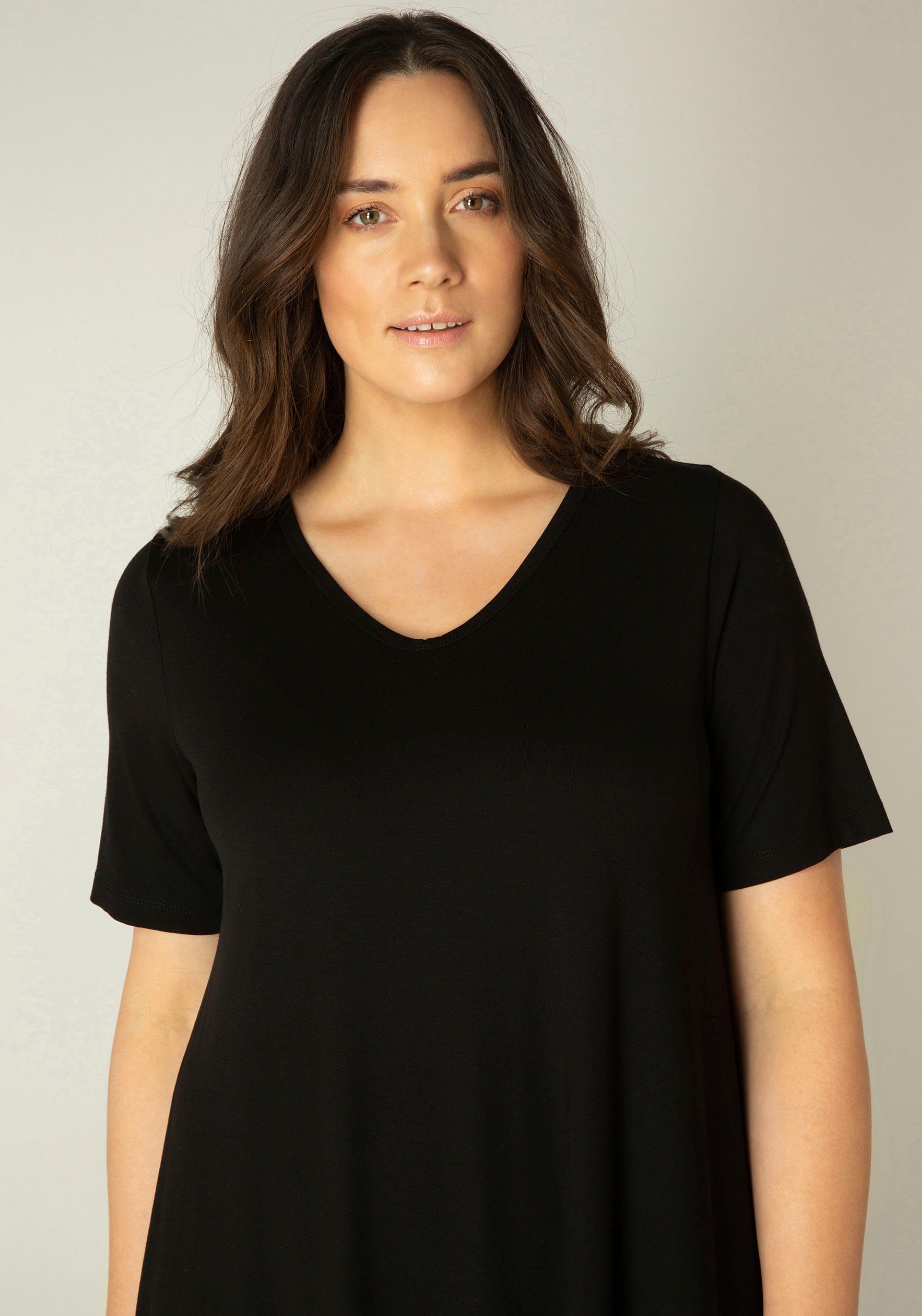 Base Level Curvy Shirtjurk Abernathy In een iets uitlopend model