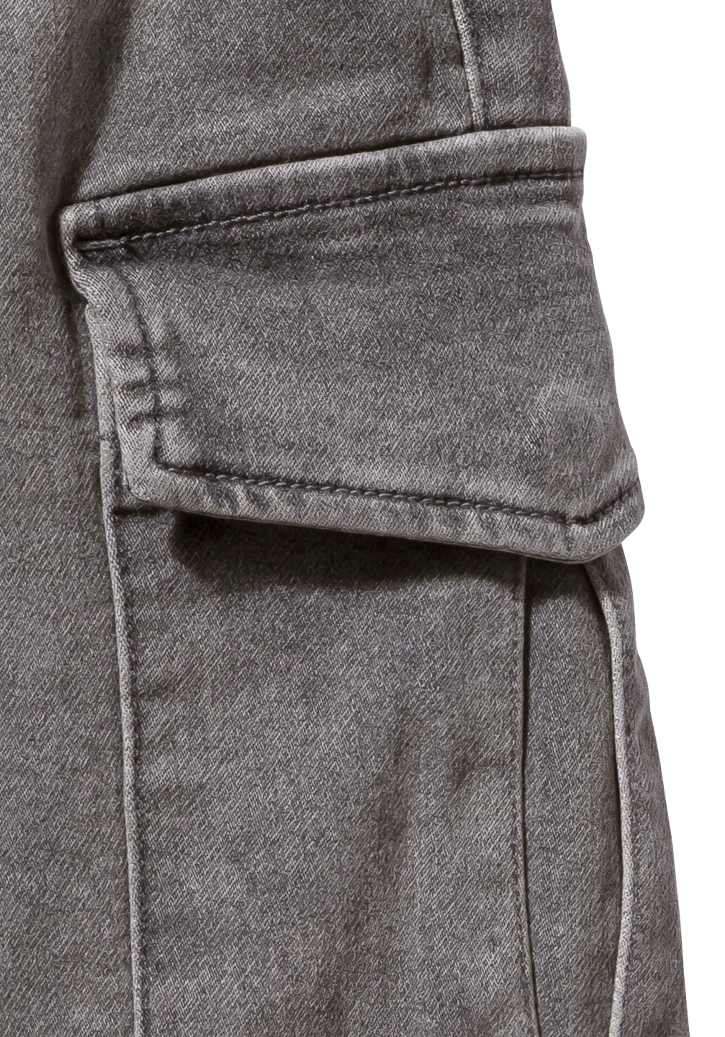 John Devin Joggingbroek met cargozakken, knielang, elastische slip-bermuda