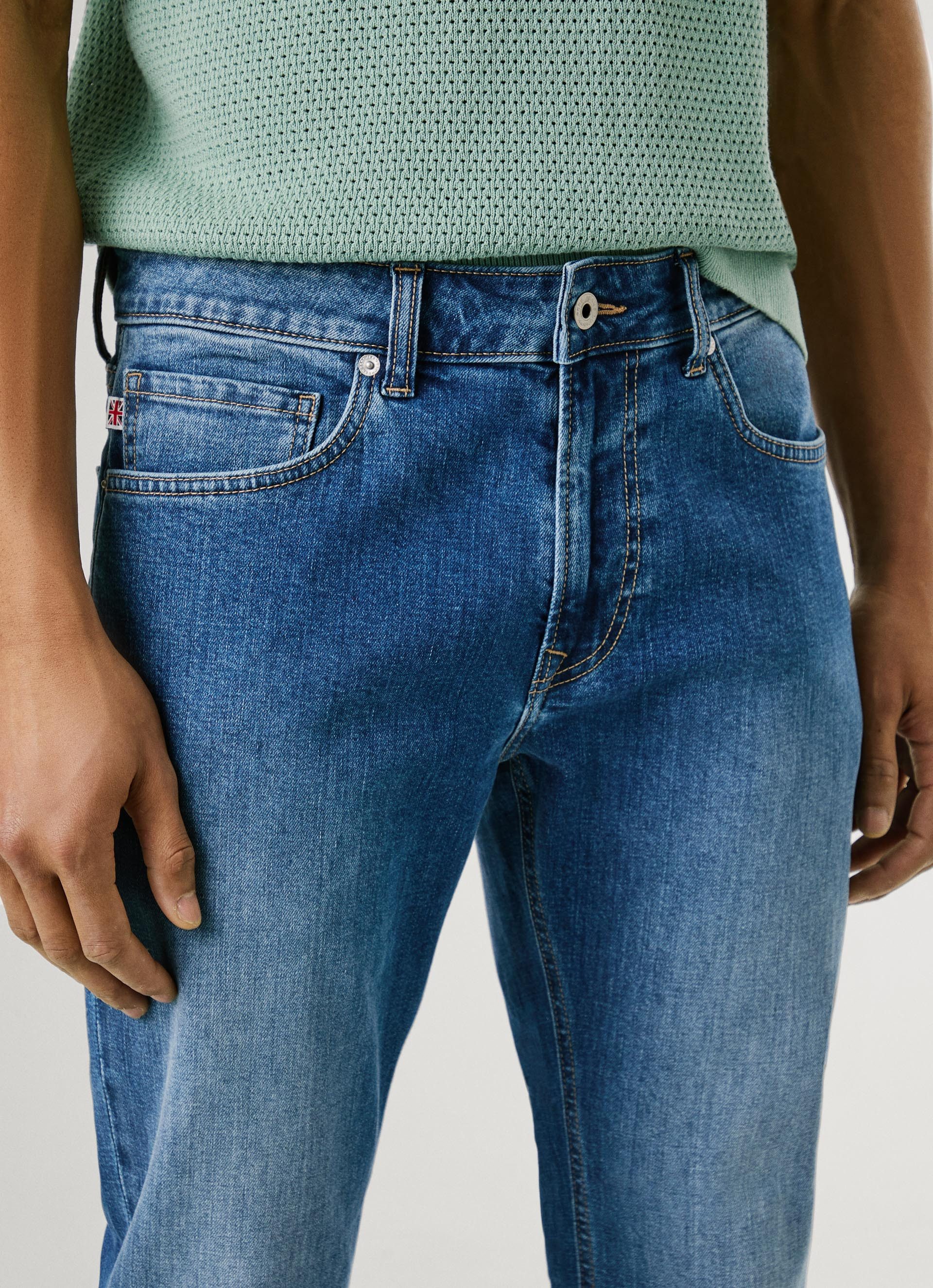 Pepe Jeans Tapered jeans STANLEY Decoratieve stiksels op de achterzakken