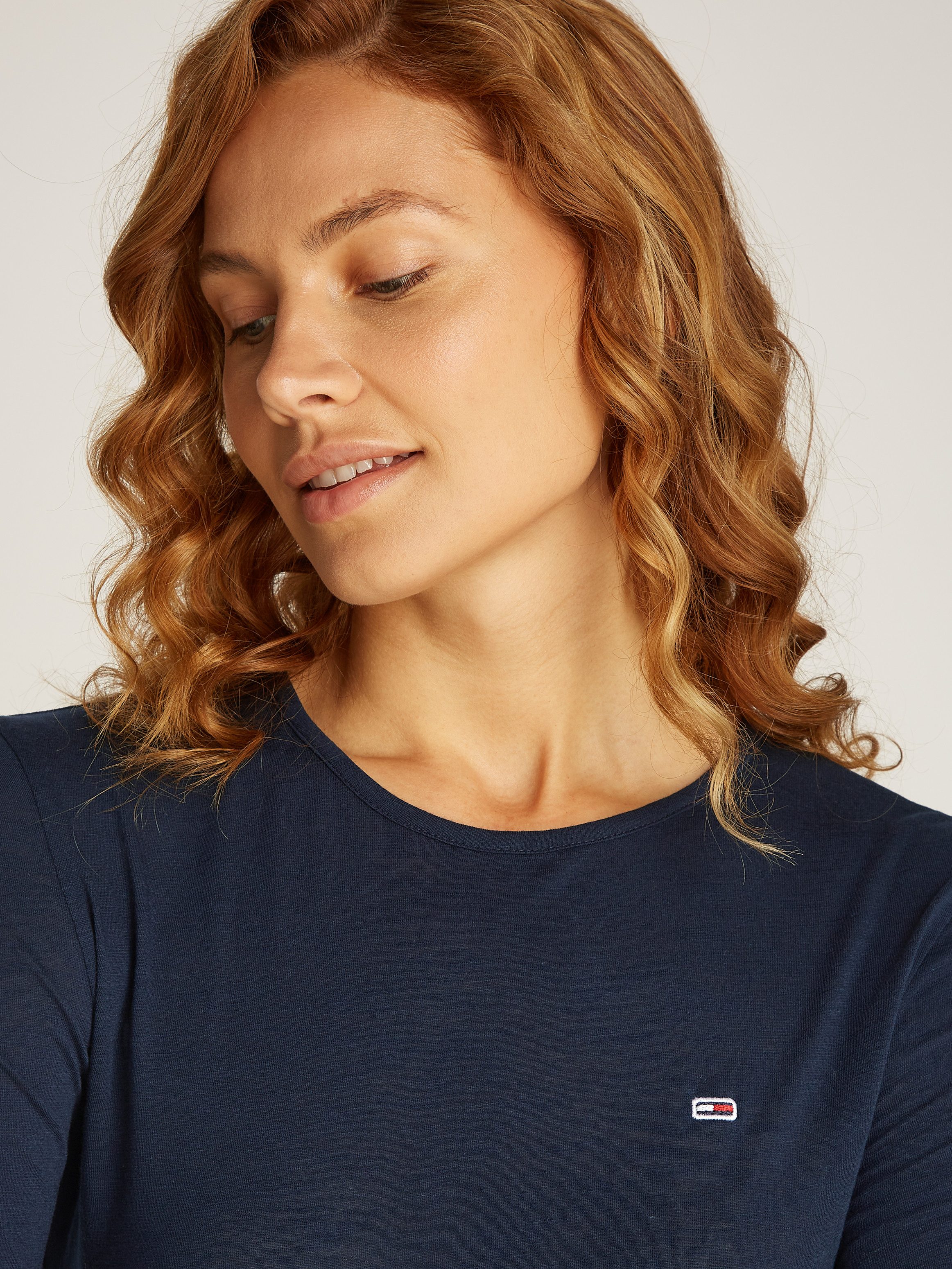 TOMMY JEANS Shirt met lange mouwen TJW SLUB SOFT TEE LS met babylock-zoom logo-borduursel