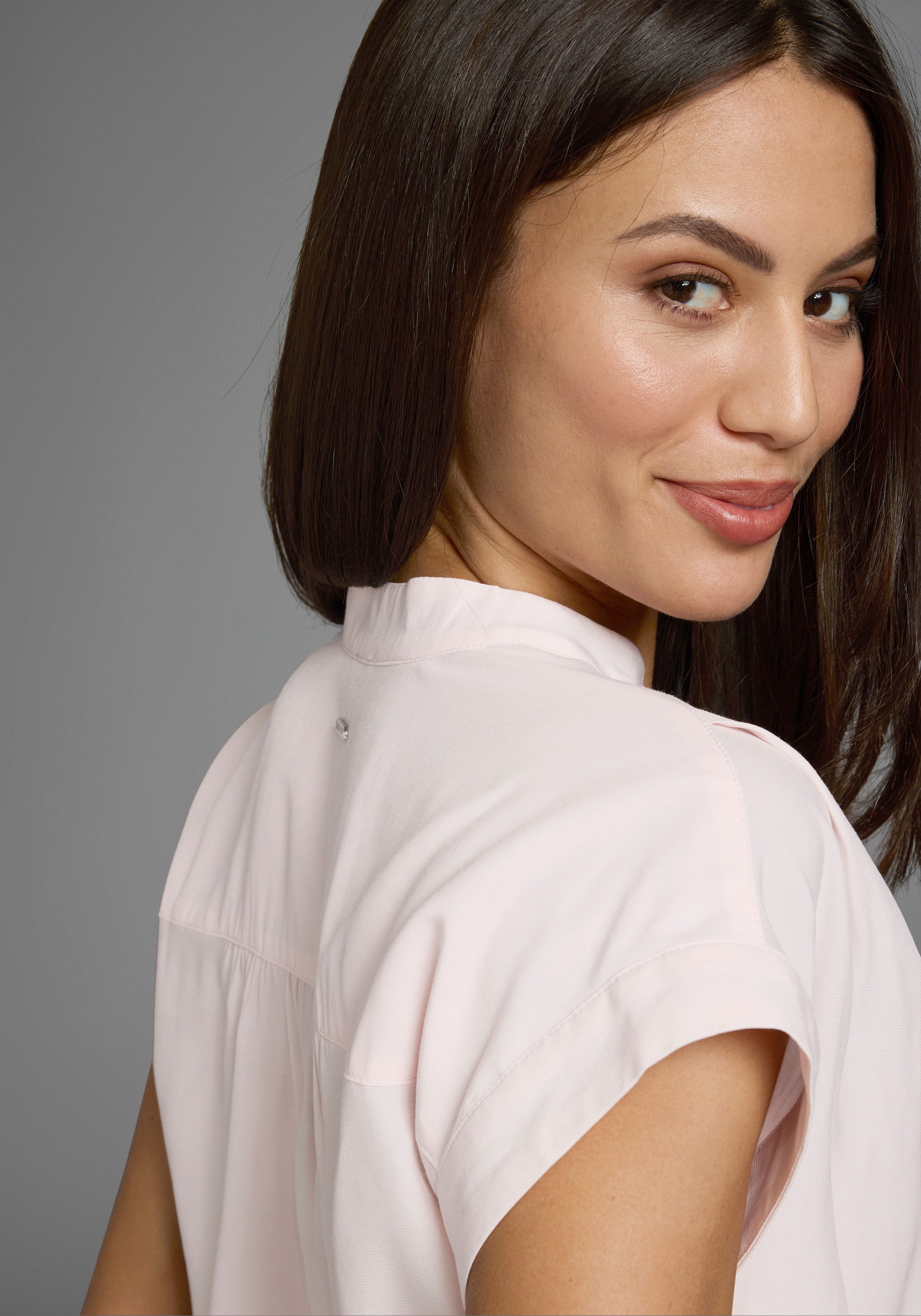 Laura Scott Blouse met korte mouwen met verbrede schouders