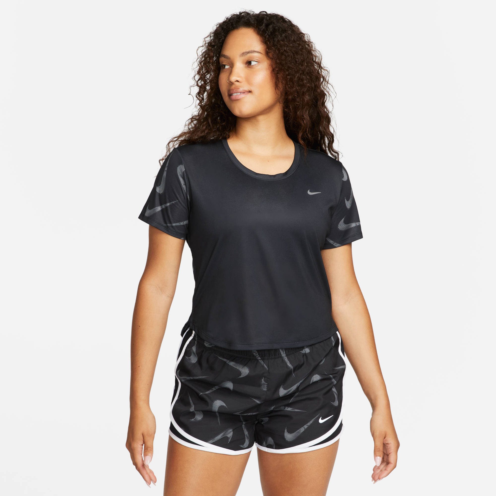 Nike Runningshirt SWOOSH DRI-FIT WOMEN'S PRINTED SHORT-SLEEVE CROP TOP