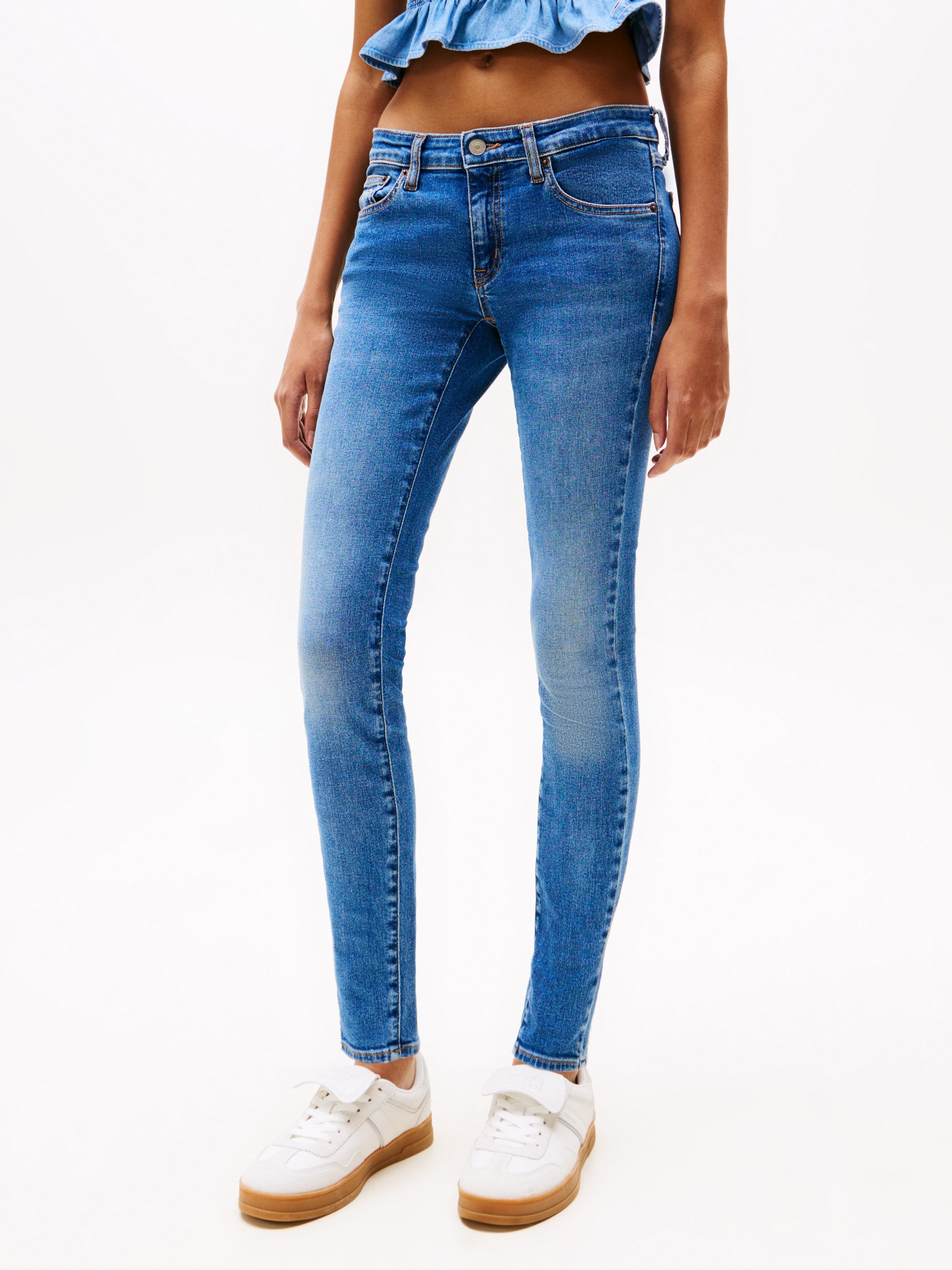 TOMMY JEANS Skinny fit jeans Sophie Low Waist Skinny met logo-badge, in enkel-lengte