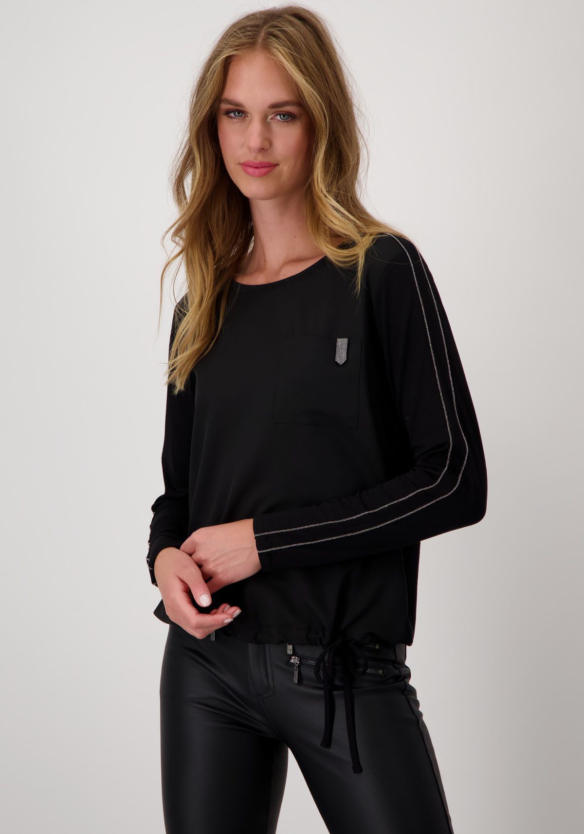 Monari Blouse zonder sluiting met glinsterend detail op de borstzak