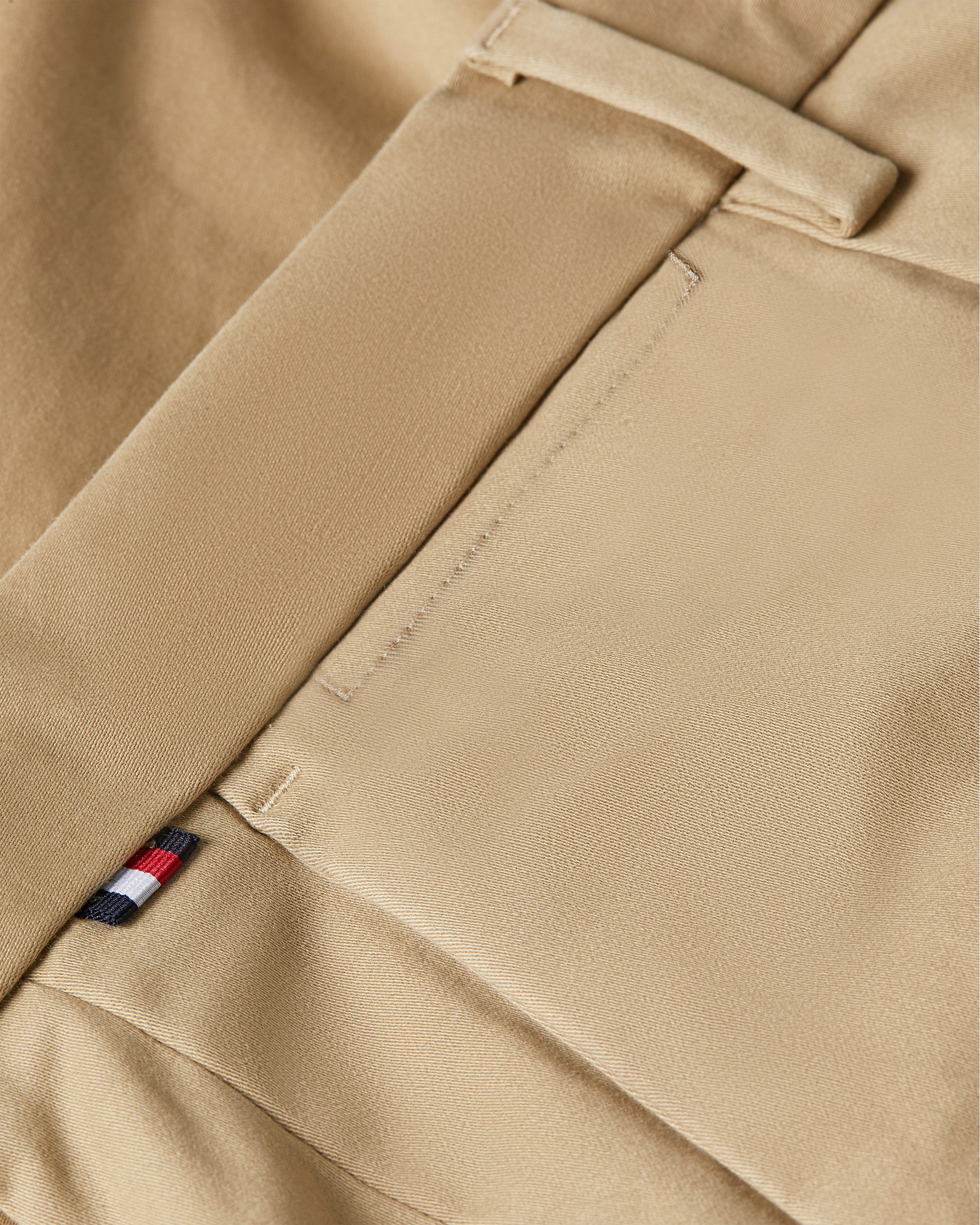 Tommy Hilfiger Chino HARLEM 1PLT CHINO SATIN