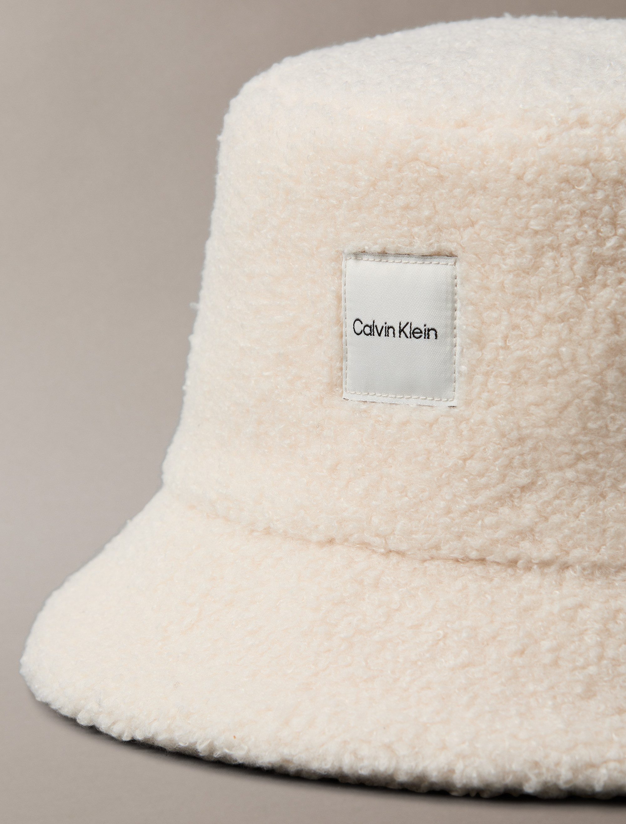 Calvin Klein Vissershoed BOUCLE w PATCH BUCKET