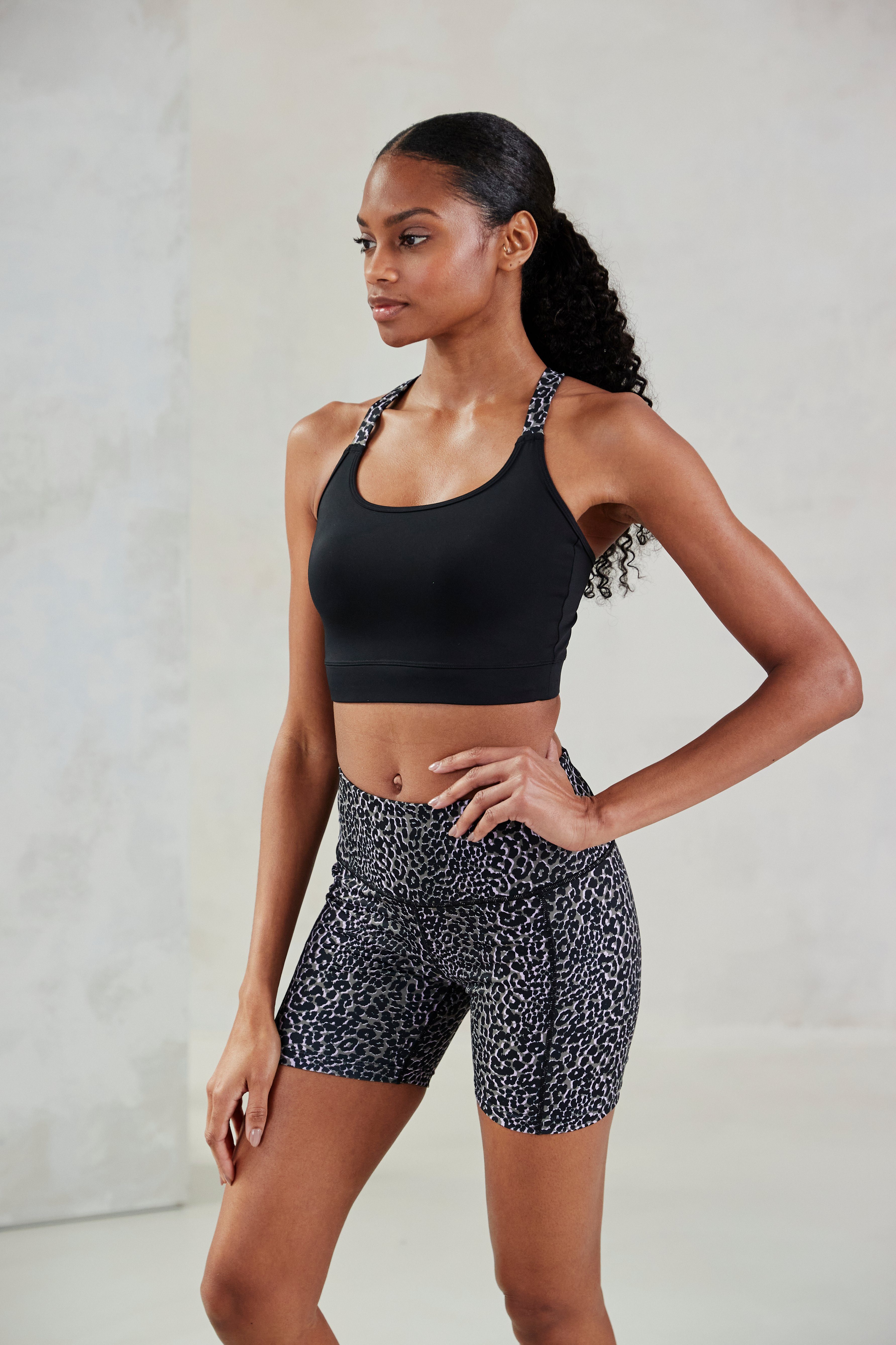 active by Lascana Short -Fietsbroek Fietshose in leeuw-patroon