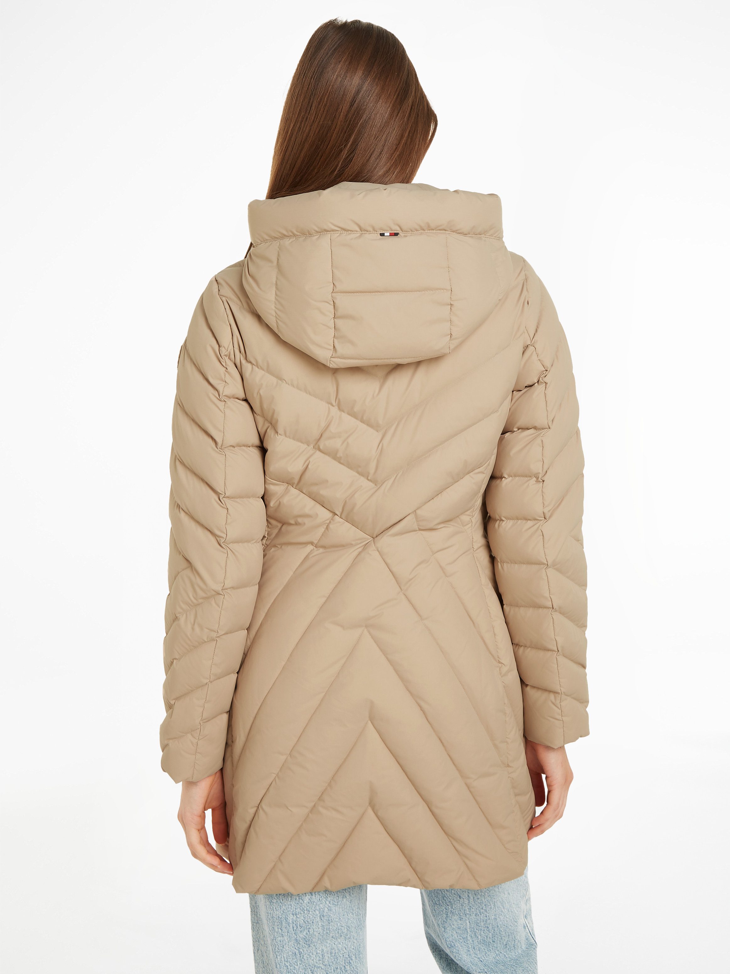 Tommy Hilfiger Gewatteerde jas CHEVRON MW PADDED COAT met gemiddelde vulling en merklabel