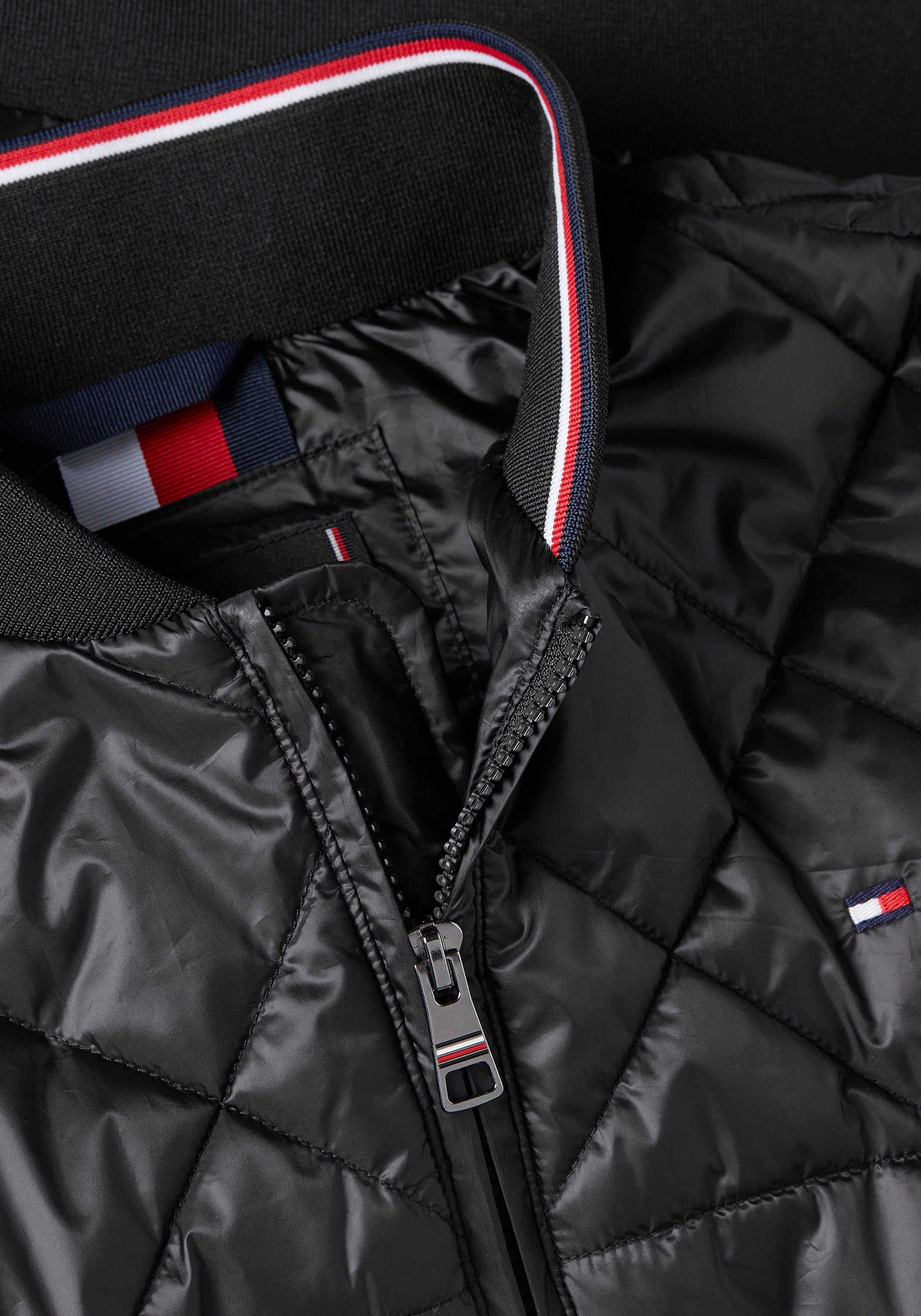 Tommy Hilfiger Bomberjack PACKABLE RECYCLED BOMBER met subtiele kleur-inzetten in labelkleuren