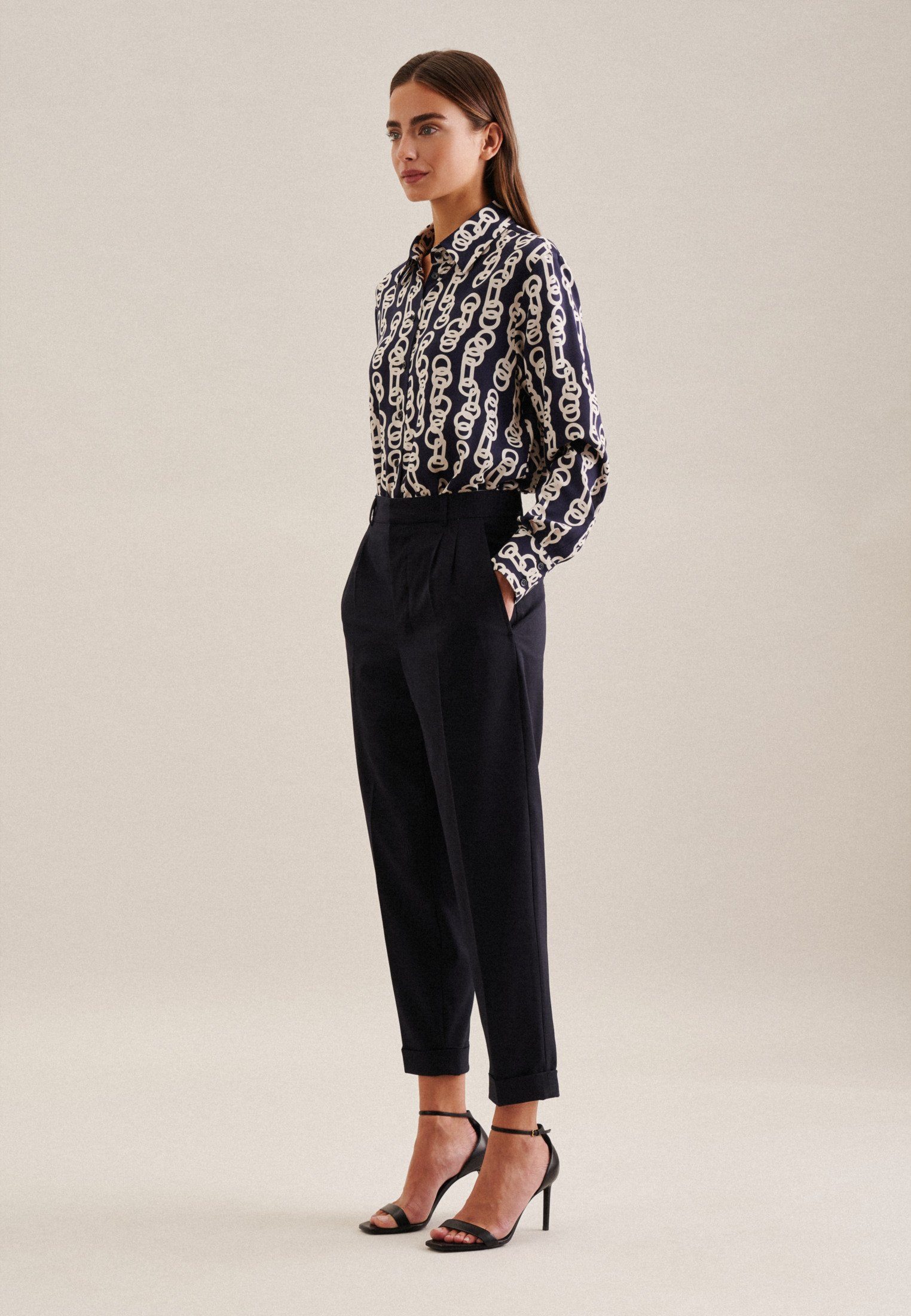 seidensticker Overhemdblouse Zwarte roos Lange mouwen kraag kettingenprint