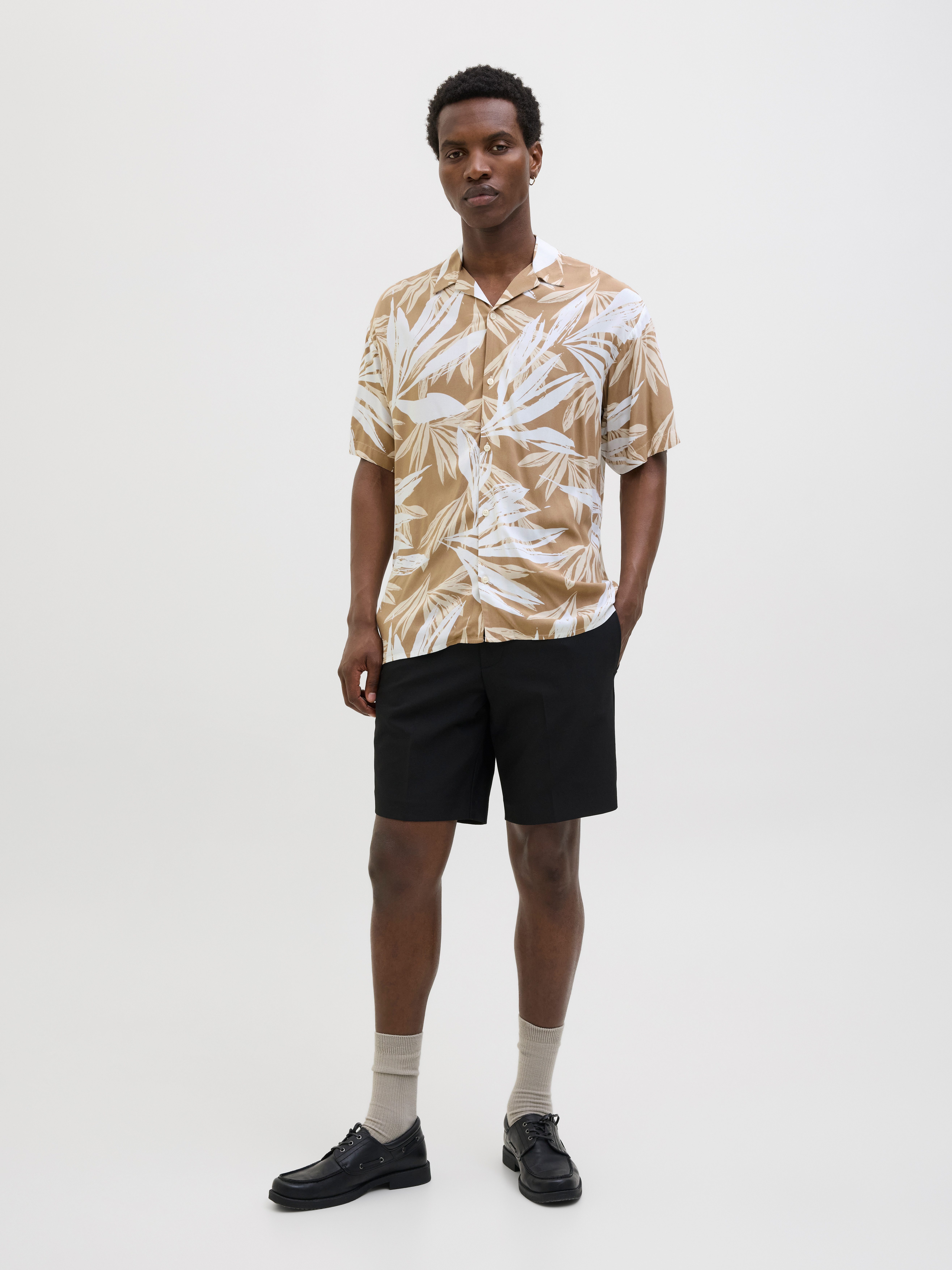 Jack & Jones Overhemd met korte mouwen JJEJEFF TROPICAL AOP RESORT SHIRT SS SN