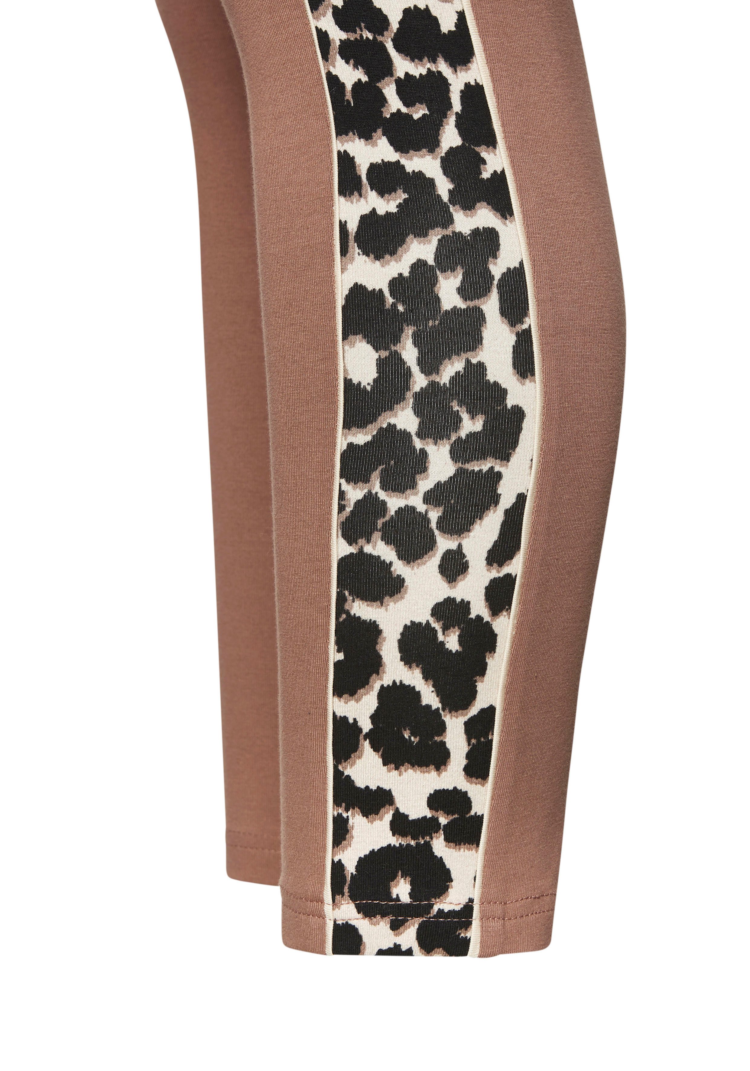 active by Lascana Legging Inzetten met leopardenpatroon aan de benen