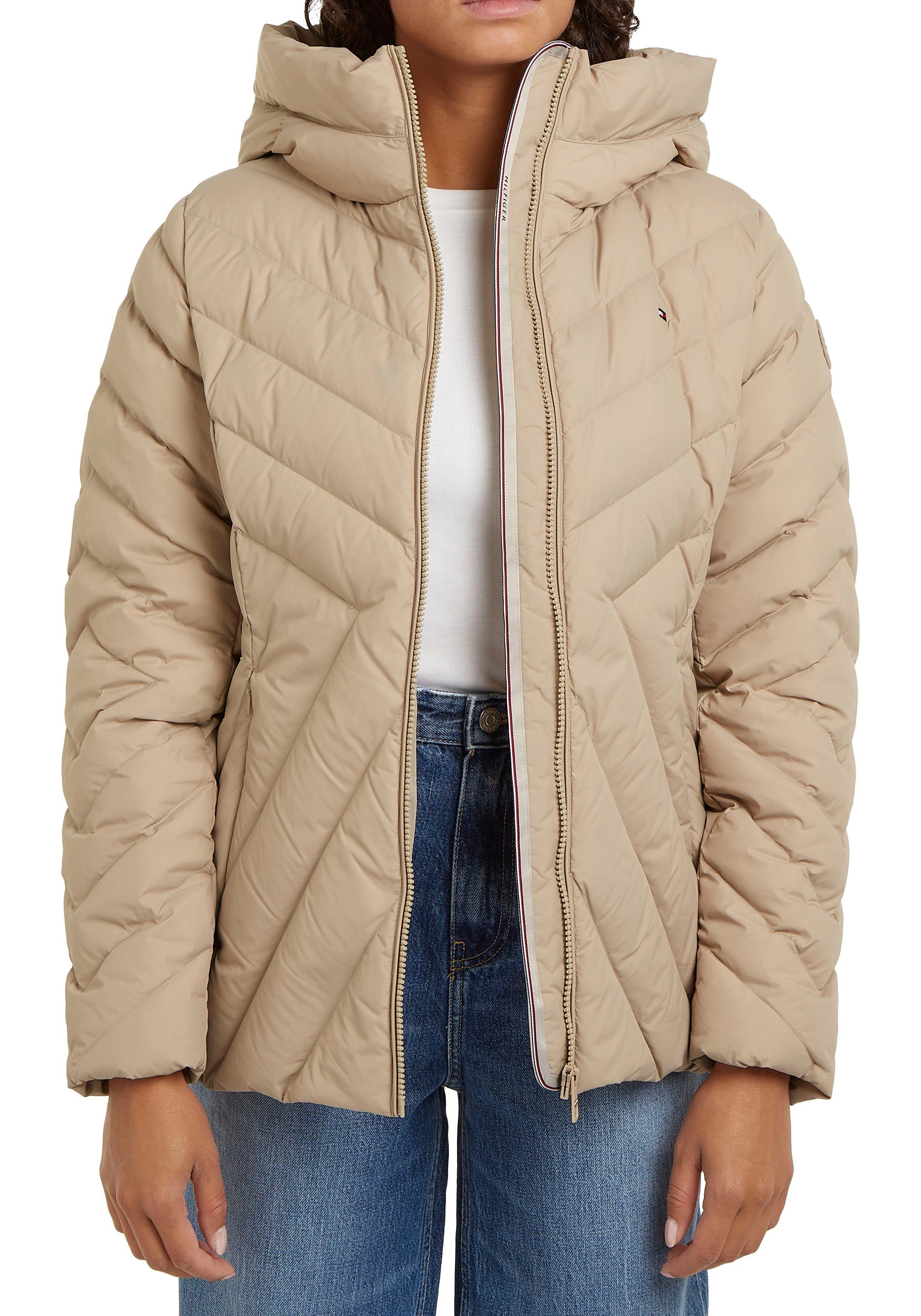 Tommy Hilfiger Gewatteerde jas CHEVRON MW PADDED JACKET met gemiddelde vulling en tommy hilfiger merklabel
