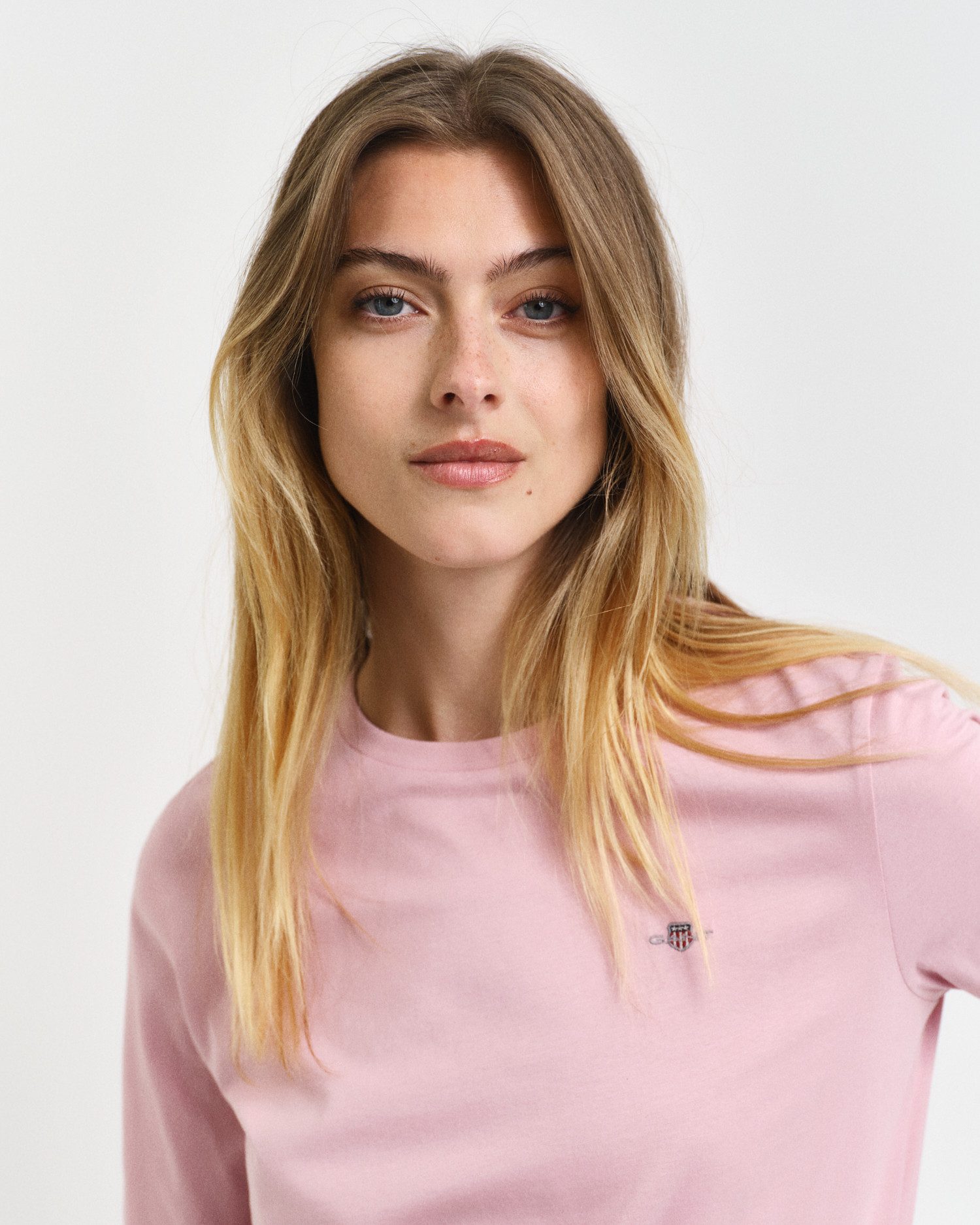 Gant Shirt met lange mouwen REG SHIELD LS T-SHIRT klein logoborduursel op borsthoogte