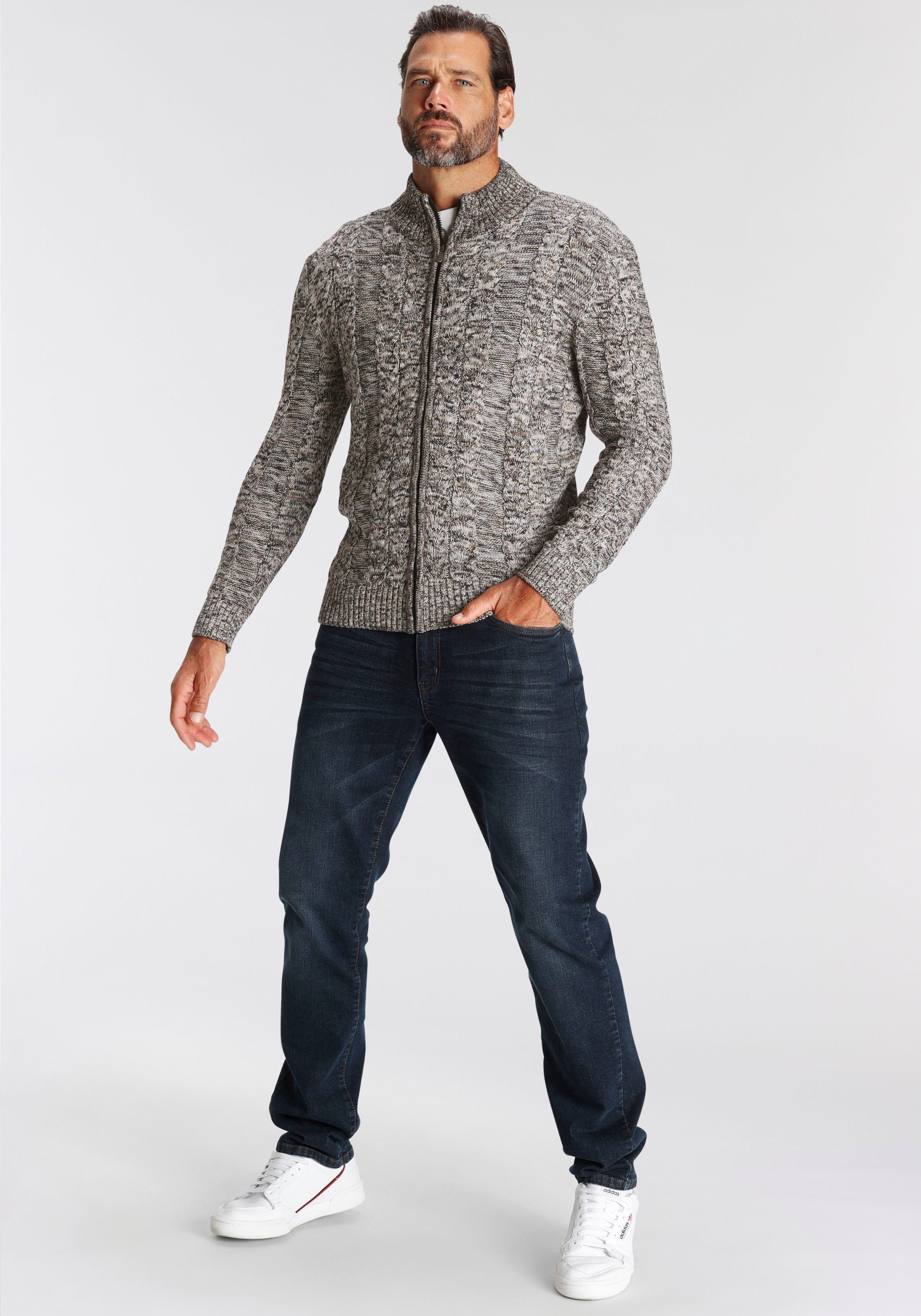 Man's World Vest Tot maat 5 XL met kabelpatroon