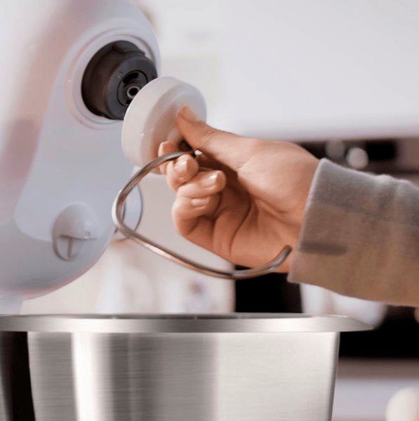 BOSCH Keukenmachine Serie 2 MUMS2EW00, edelstalen kom, wit Planetenmixers, kneedhaken/schaar-/klop-/mixbesen van roestvrij staal, 4 standen