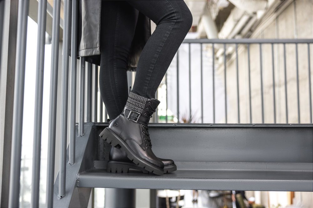 Remonte Winterlaarsjes hakken, winterlaarzen, veterschoenen met binnenrits