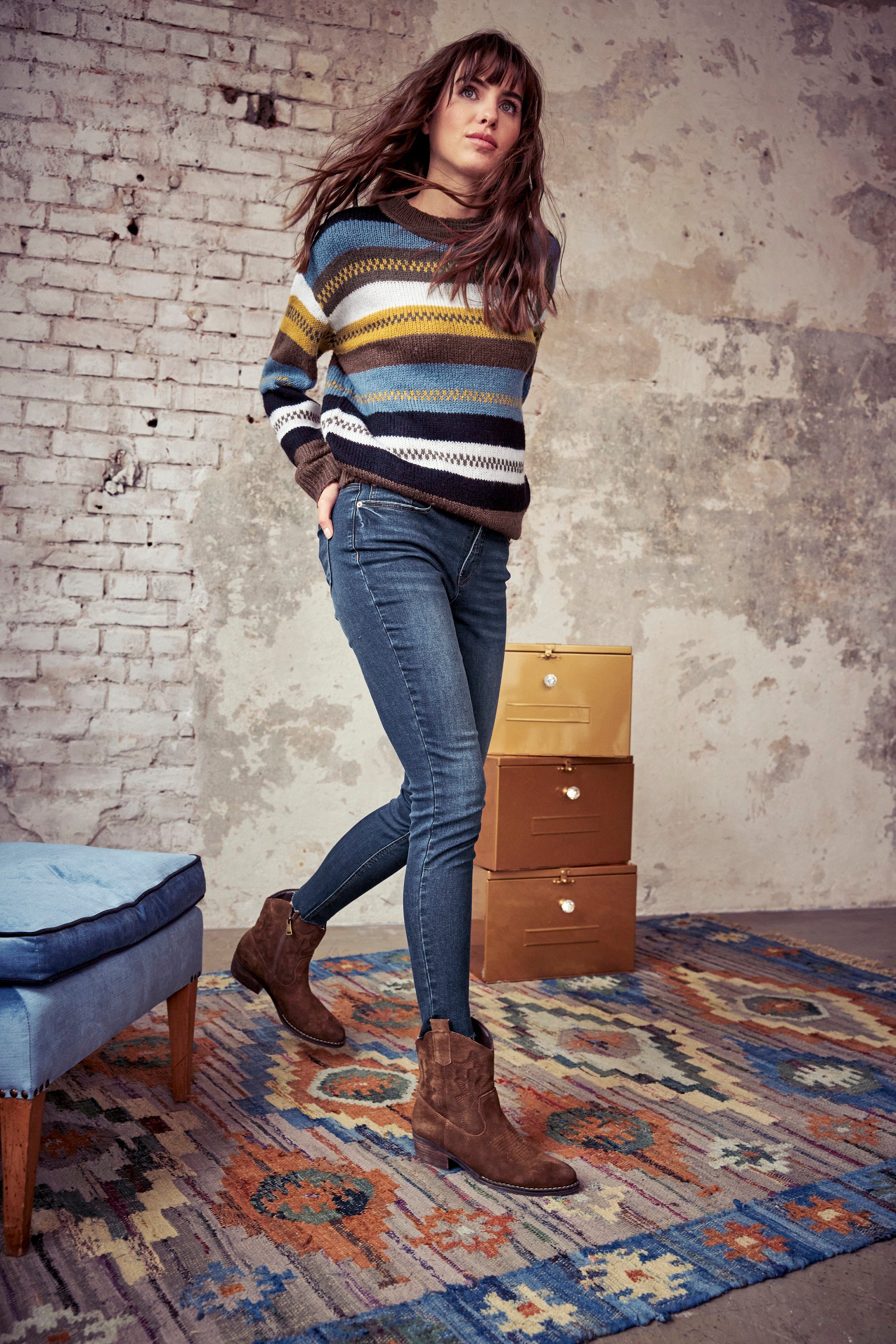 Aniston CASUAL Skinny fit jeans regular waist - met gerafelde voetzoom