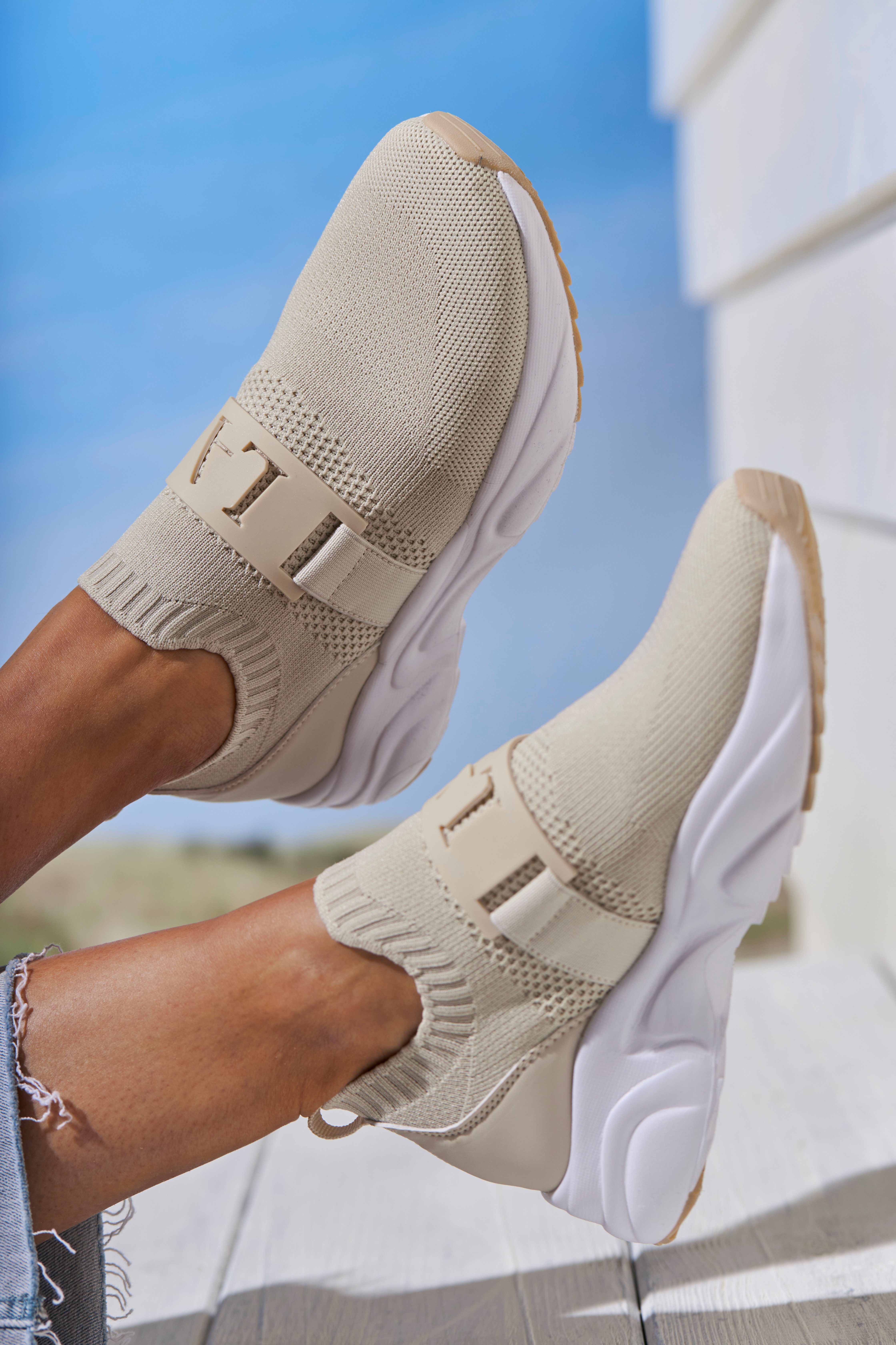 active by Lascana Sneakers Lage schoen, vrijetijdsschoen, slipper, chunky zool VEGAN
