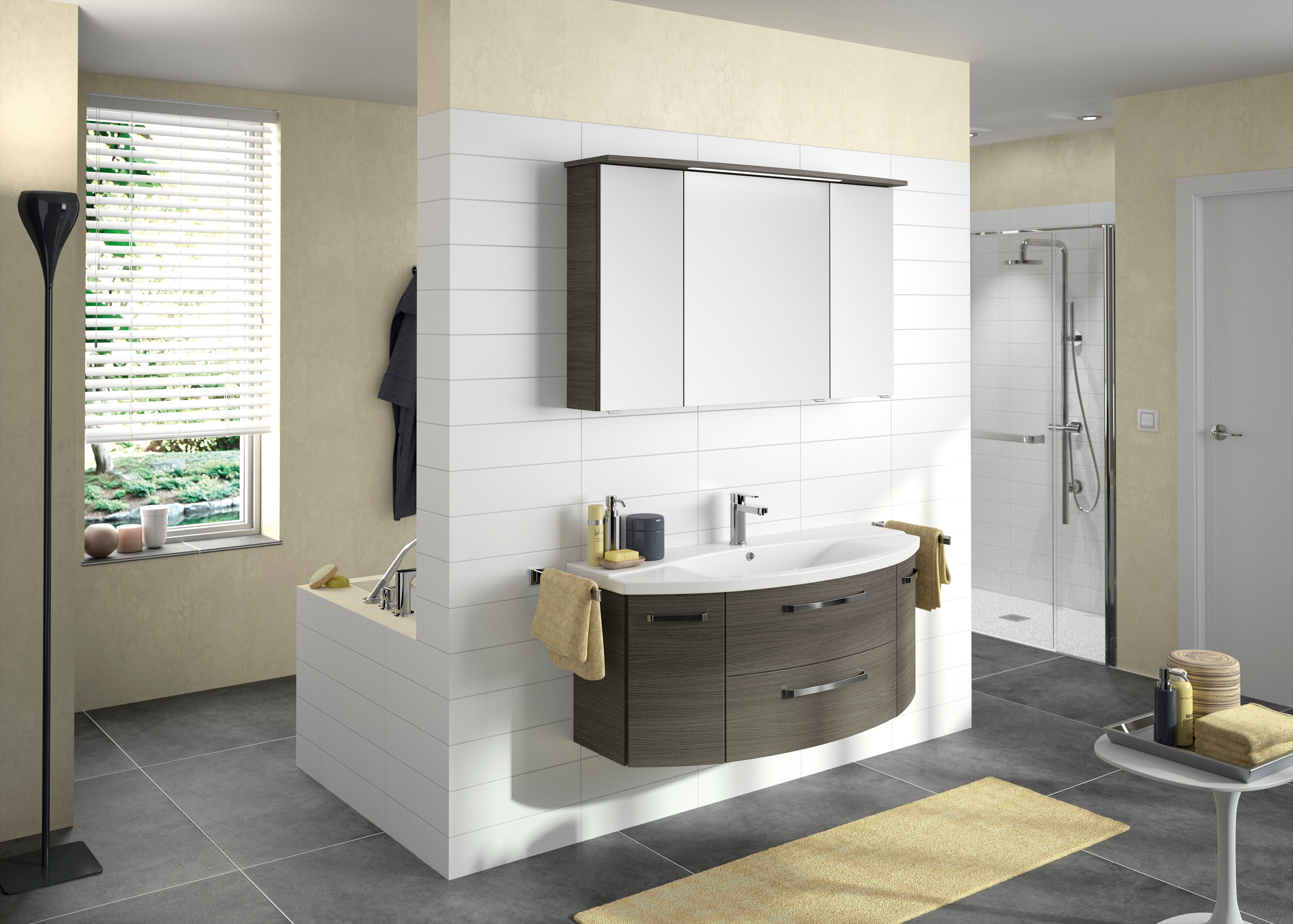 Saphir Badkamerspiegelkast Serie 4010 badkamer spiegelkast incl. LED-verlichting in krans Badkast 122 cm breed, 3 deuren, 6 glazen legplanken, incl. deurdemper