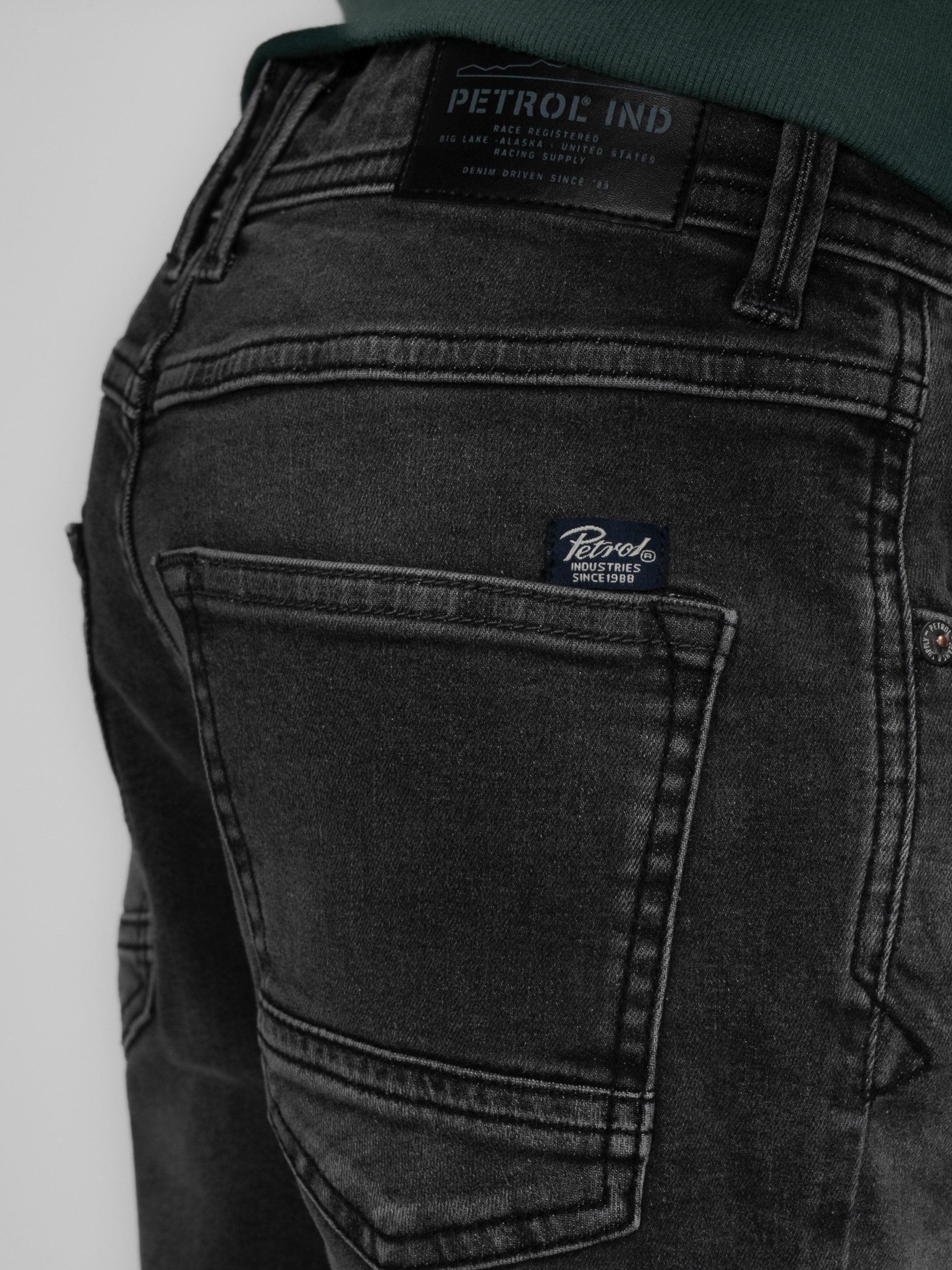 Petrol Industries Straight jeans met stone washed look