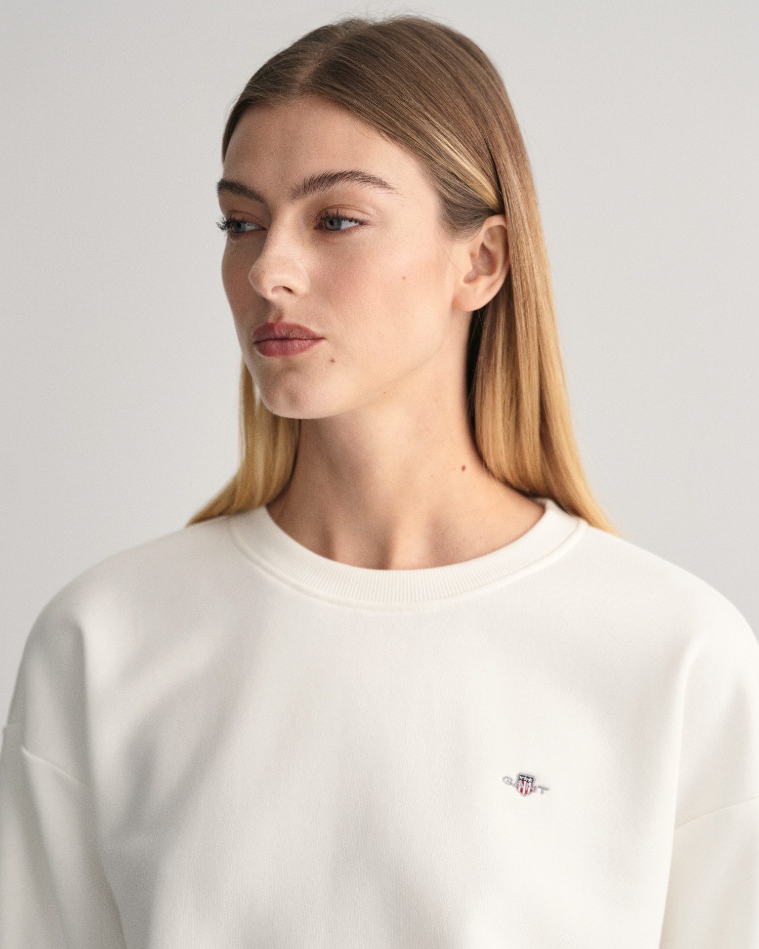 Gant Sweatshirt SHIELD C-NECK SWEAT Grafische GANT-borduursel op de borst