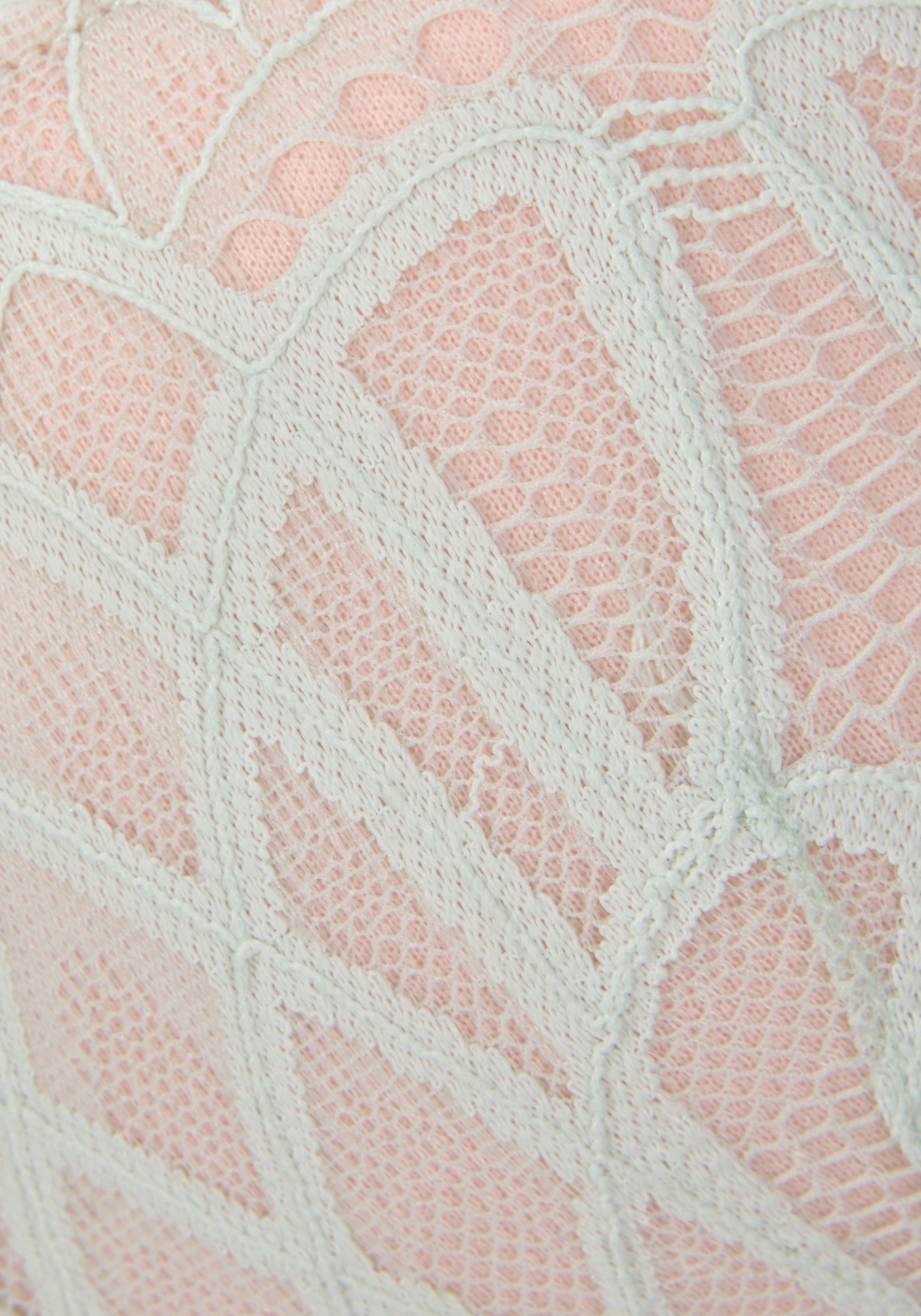 Lascana Bh met steuncups Cara van filigraan kant, deels gemaakt van gerecycled materiaal, sexy lingerie