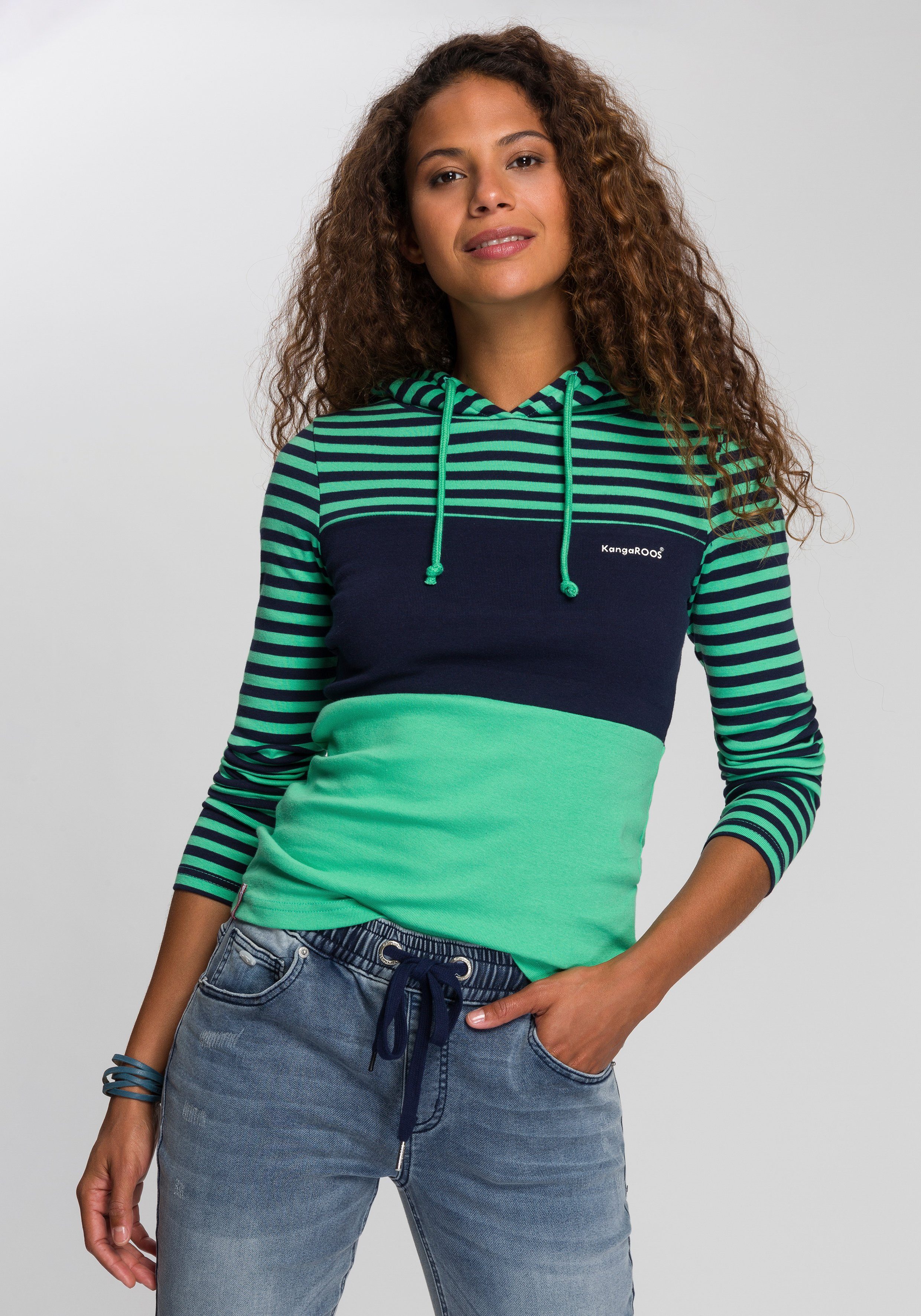 KangaROOS Capuchonshirt Lange mouwen, zeer figuurvolgend, met colourblocking-look