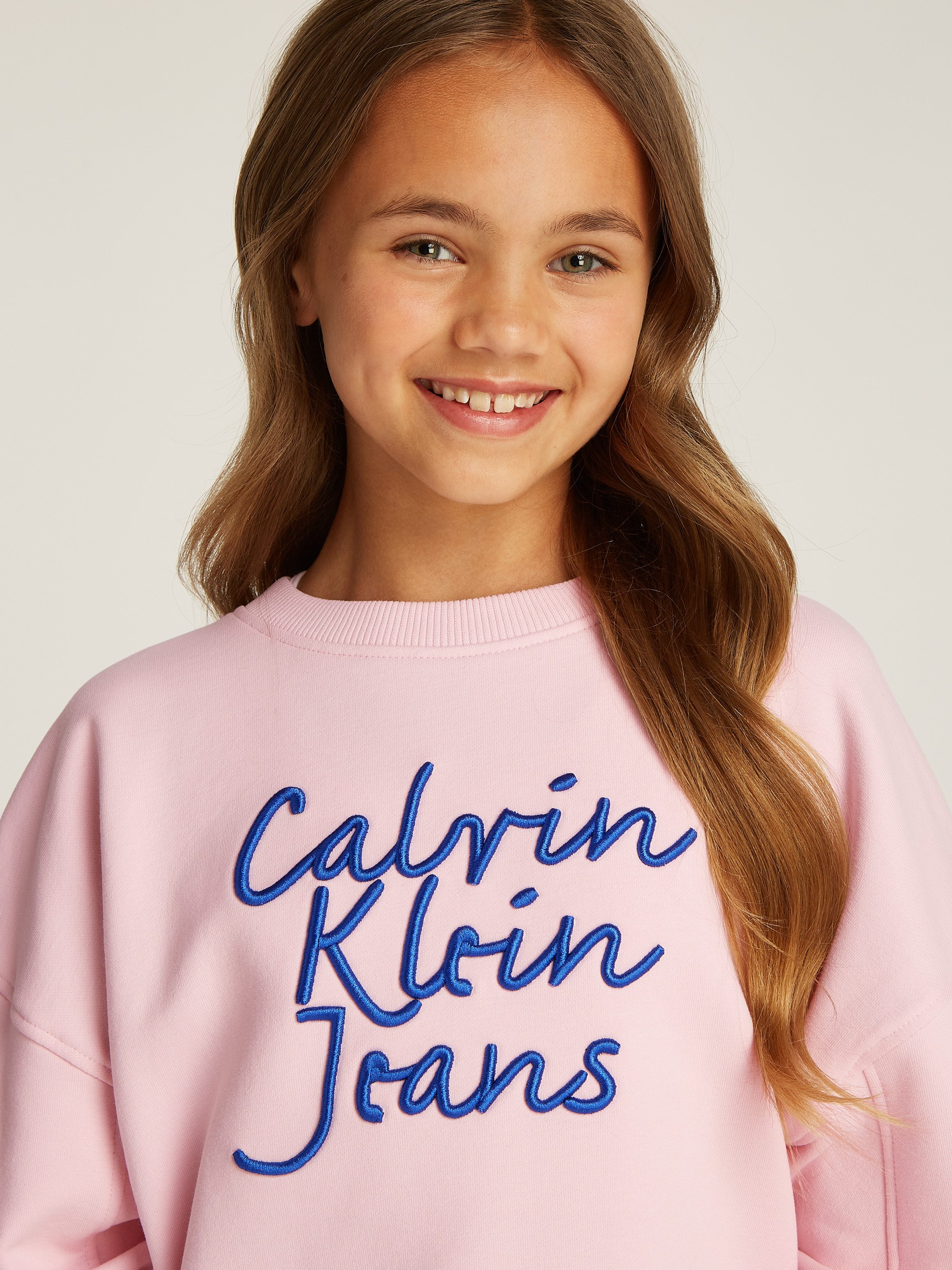Calvin Klein Sweatshirt HANDW LOGO EMBR CN SWEATSHIRT voor kinderen tot 16 jaar met logostiksel