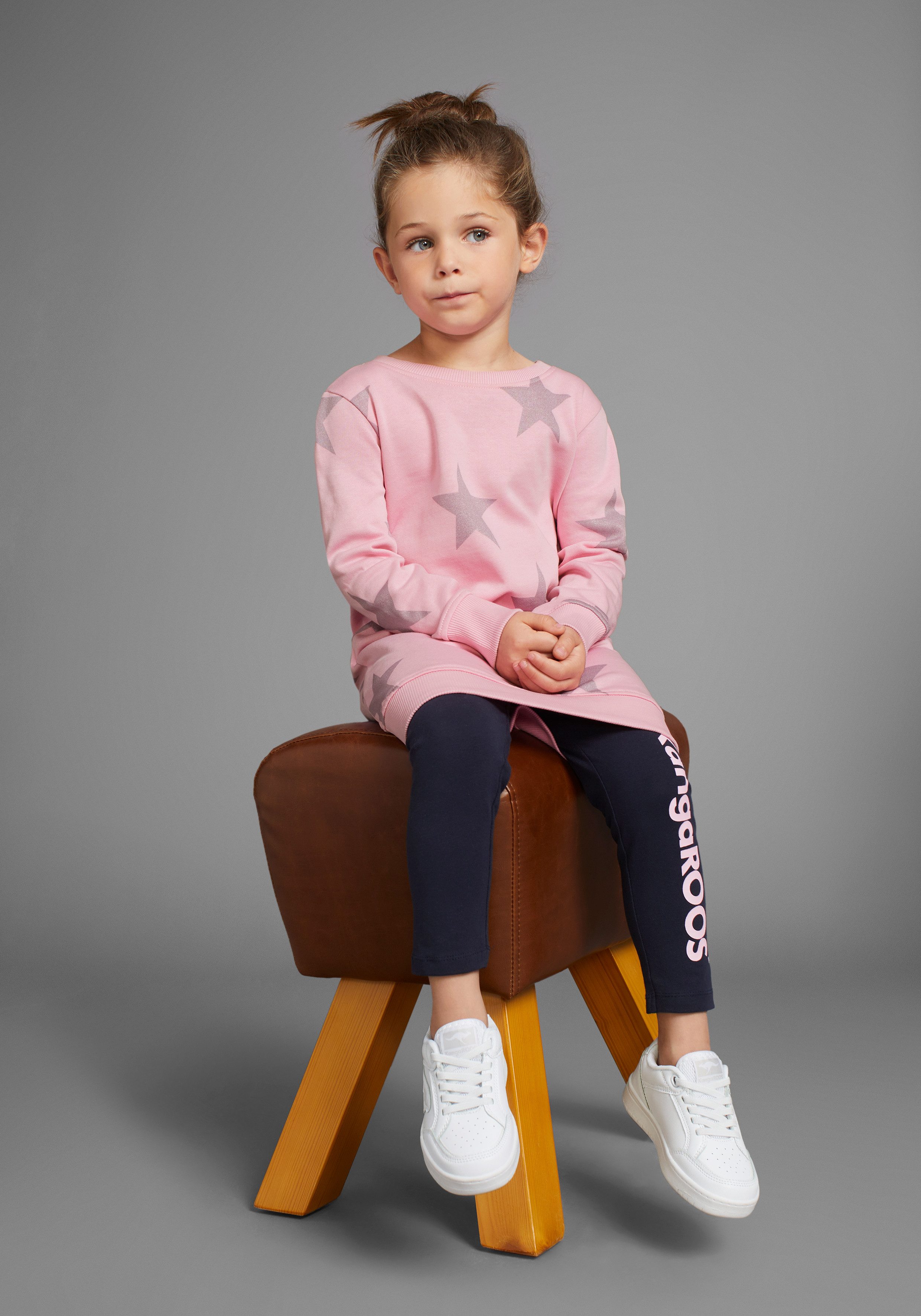 KIDSWORLD Sweatjurk Sterren-all-over jurk voor kleine meisjes