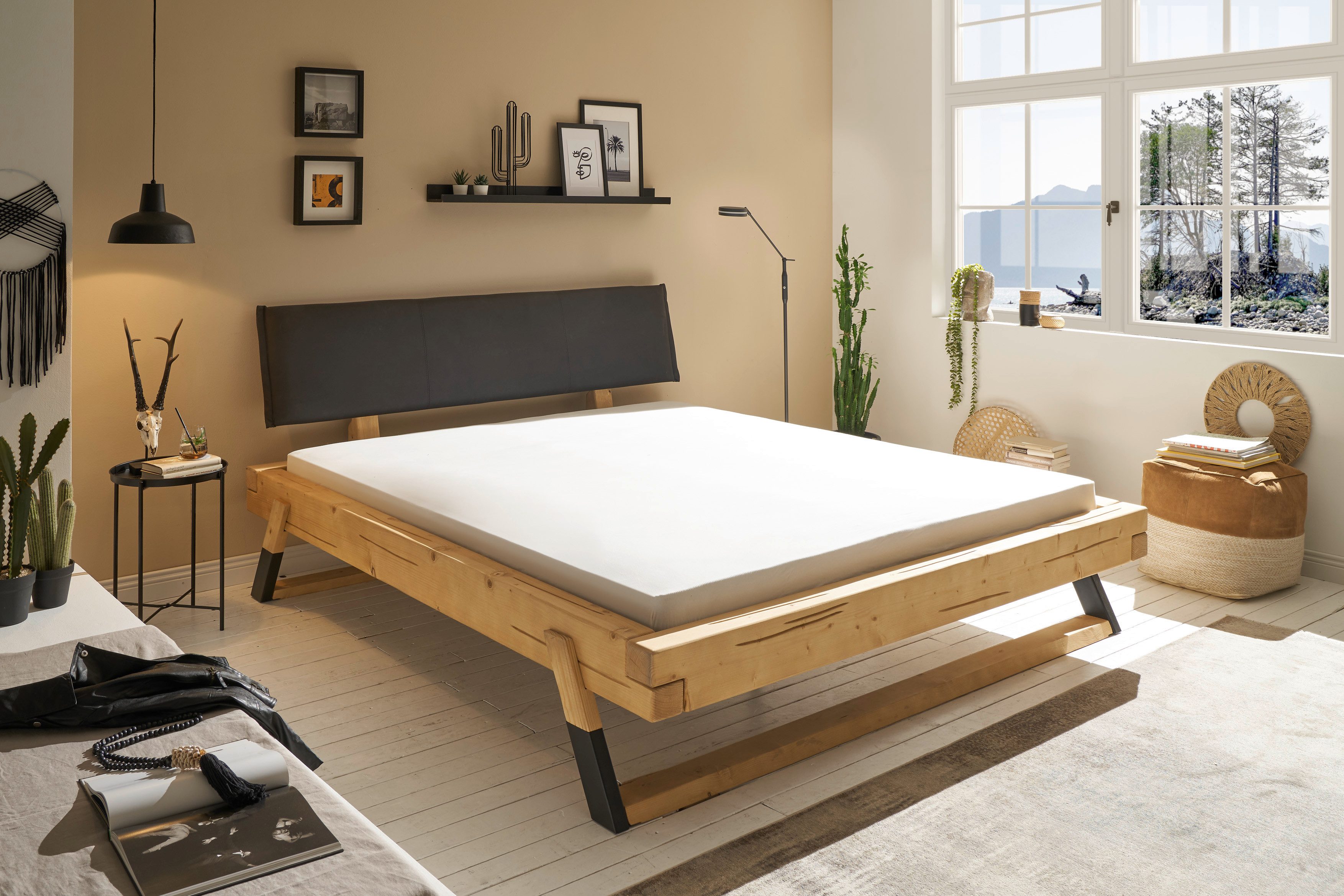 Schlafkontor Bedframe Lobia massief houten bed, gestoffeerde hoofdeinde 180x200 cm, tweepersoonsbed in natuurlijk vurenhout