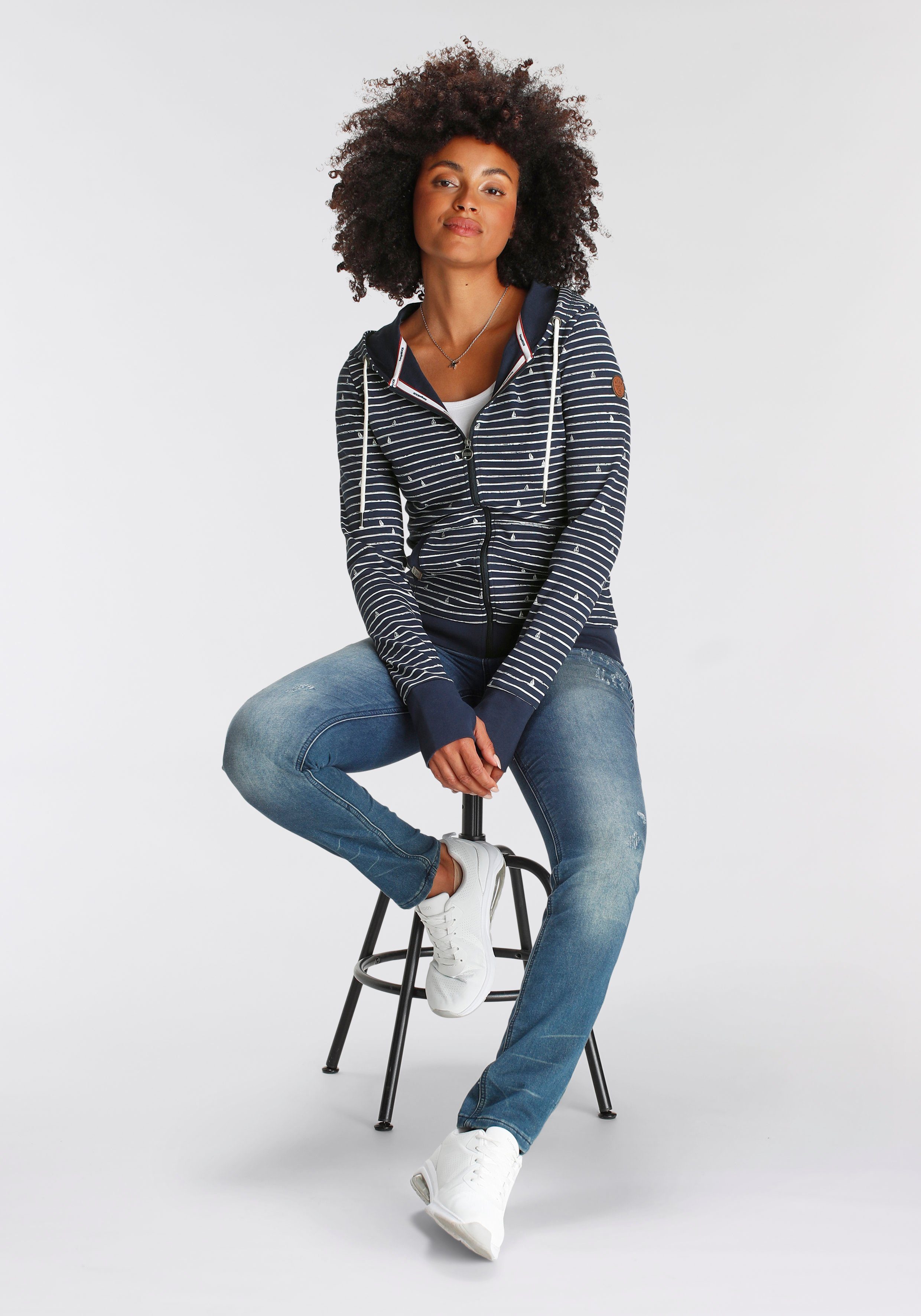KangaROOS Capuchonsweatvest met maritieme print all-over van strepen en minimalistische schepen