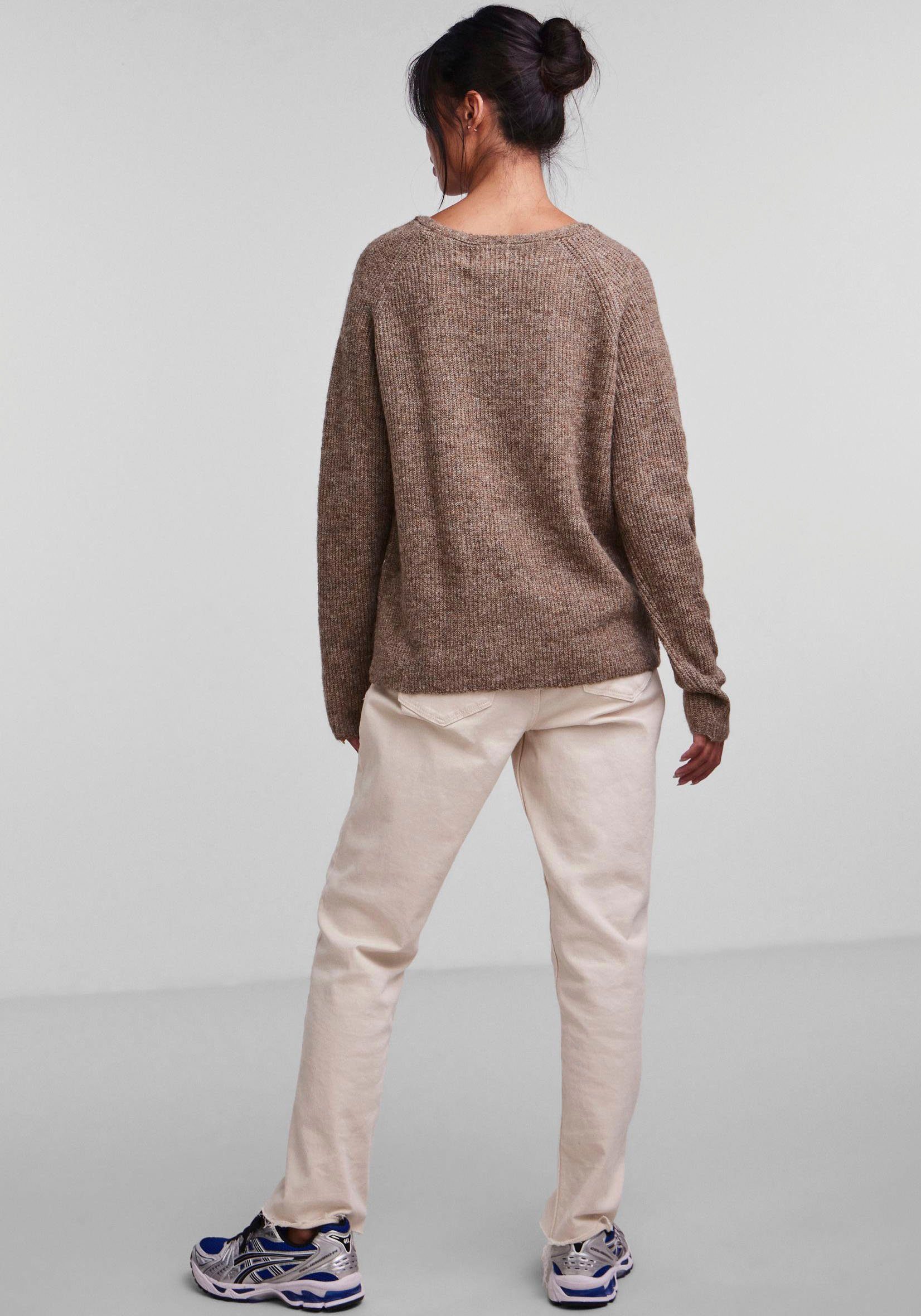 pieces Trui met V-hals PCELLEN LS V-NECK KNIT NOOS BC